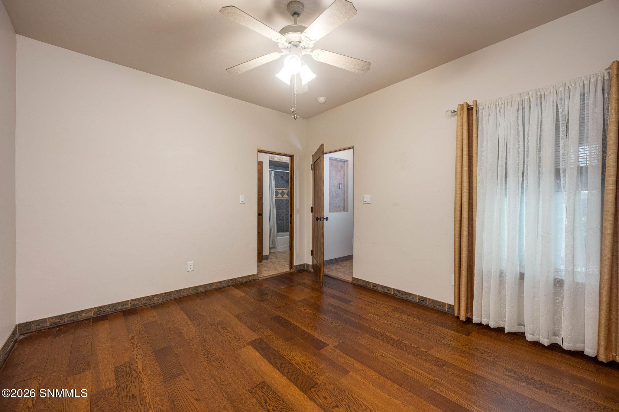 44-web-or-mls-Snappin Homes (LasVistas62