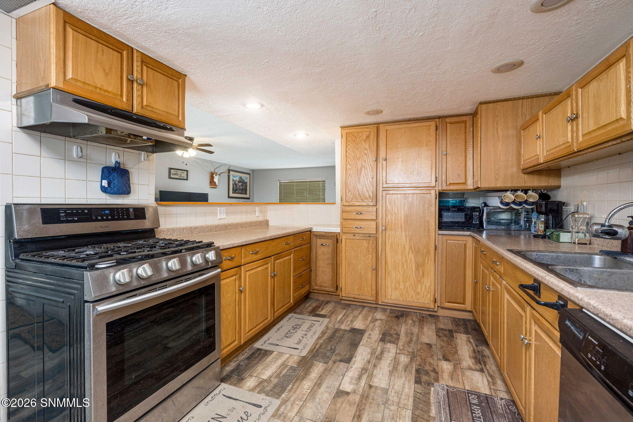 12-web-or-mls-Snappin Homes (Louise1921)