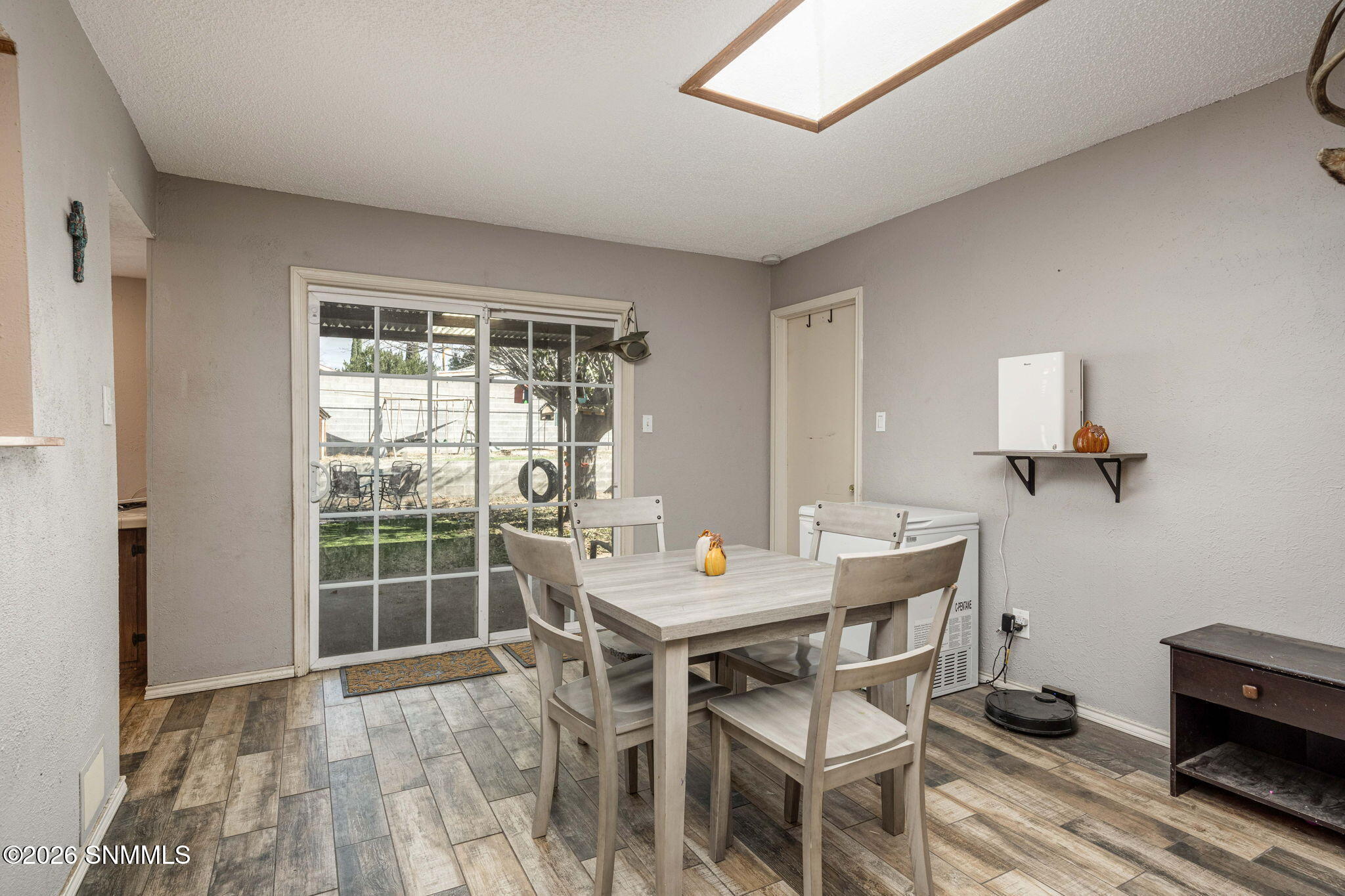 8-web-or-mls-Snappin Homes (Louise1921)-