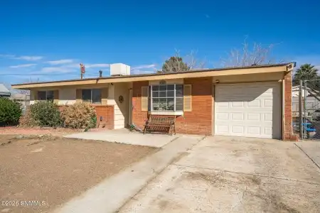 1921 Louise Court, Las Cruces, New Mexico 88001, 3 Bedrooms Bedrooms, ,2 BathroomsBathrooms,Residential,For Sale,Louise,2600131