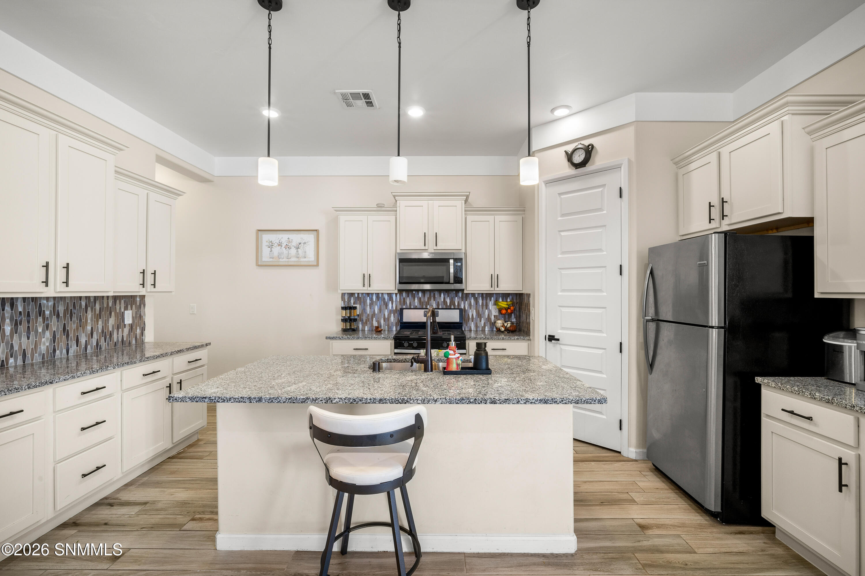 1951-Calle-de-Fuerte-MLS-Camera-Guy-12