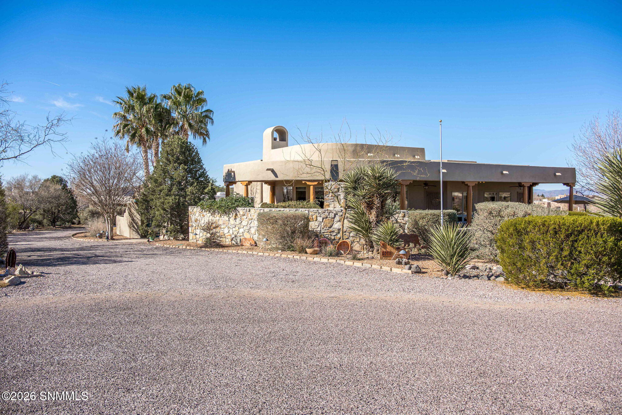 1-web-or-mls-Snappin Homes (DesertBroom4