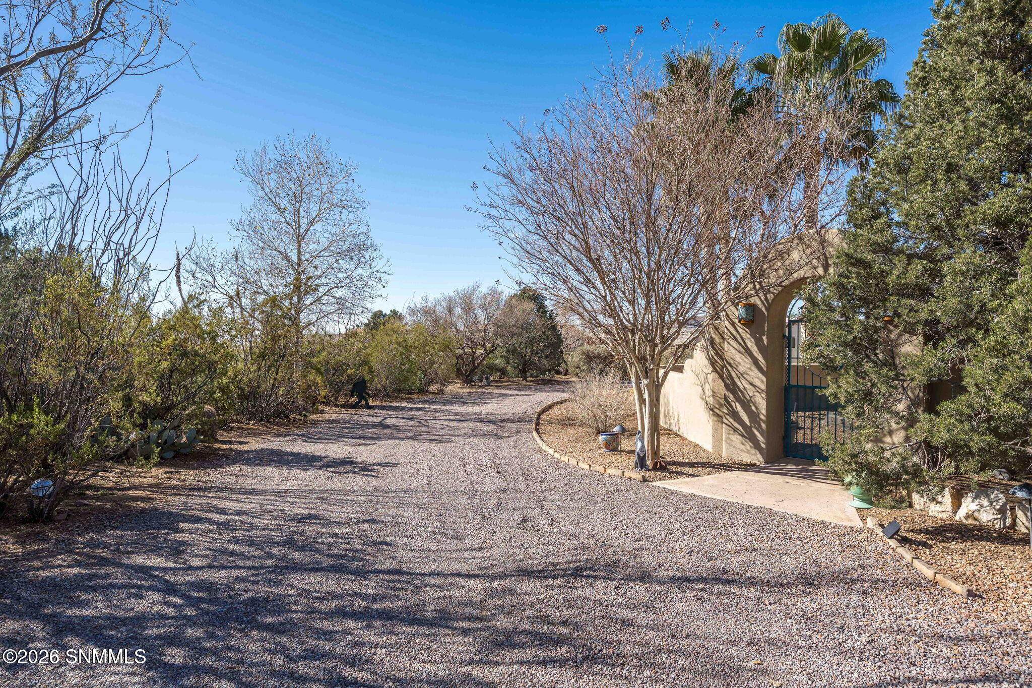 4-web-or-mls-Snappin Homes (DesertBroom4