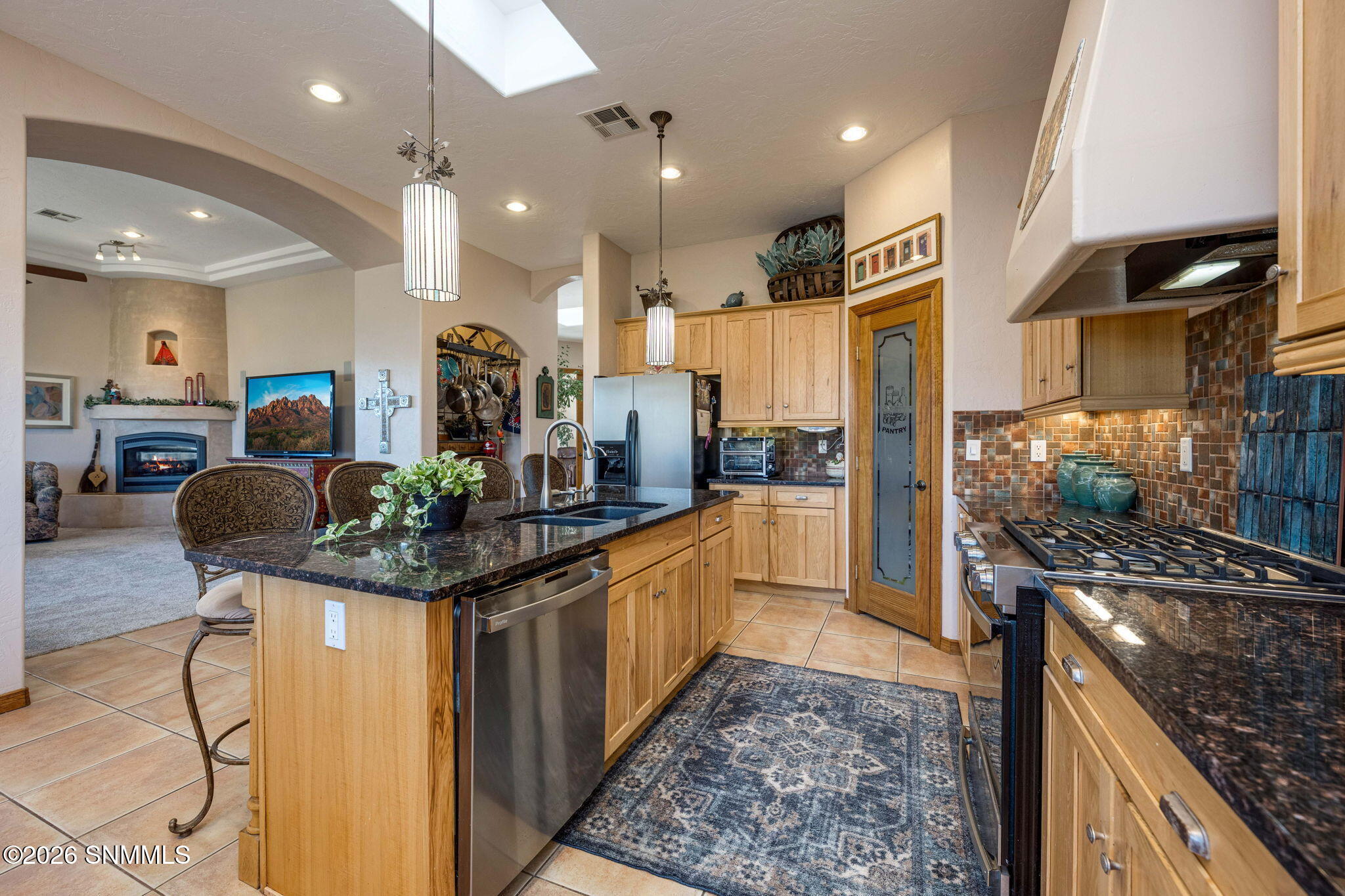 25-web-or-mls-Snappin Homes (DesertBroom