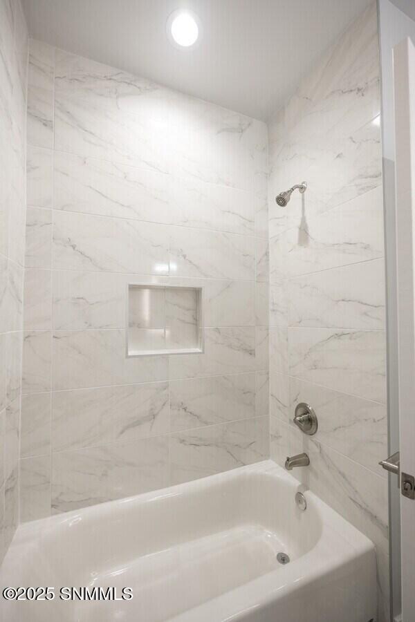 20 - 4359 Capistrano Ave, Unit B