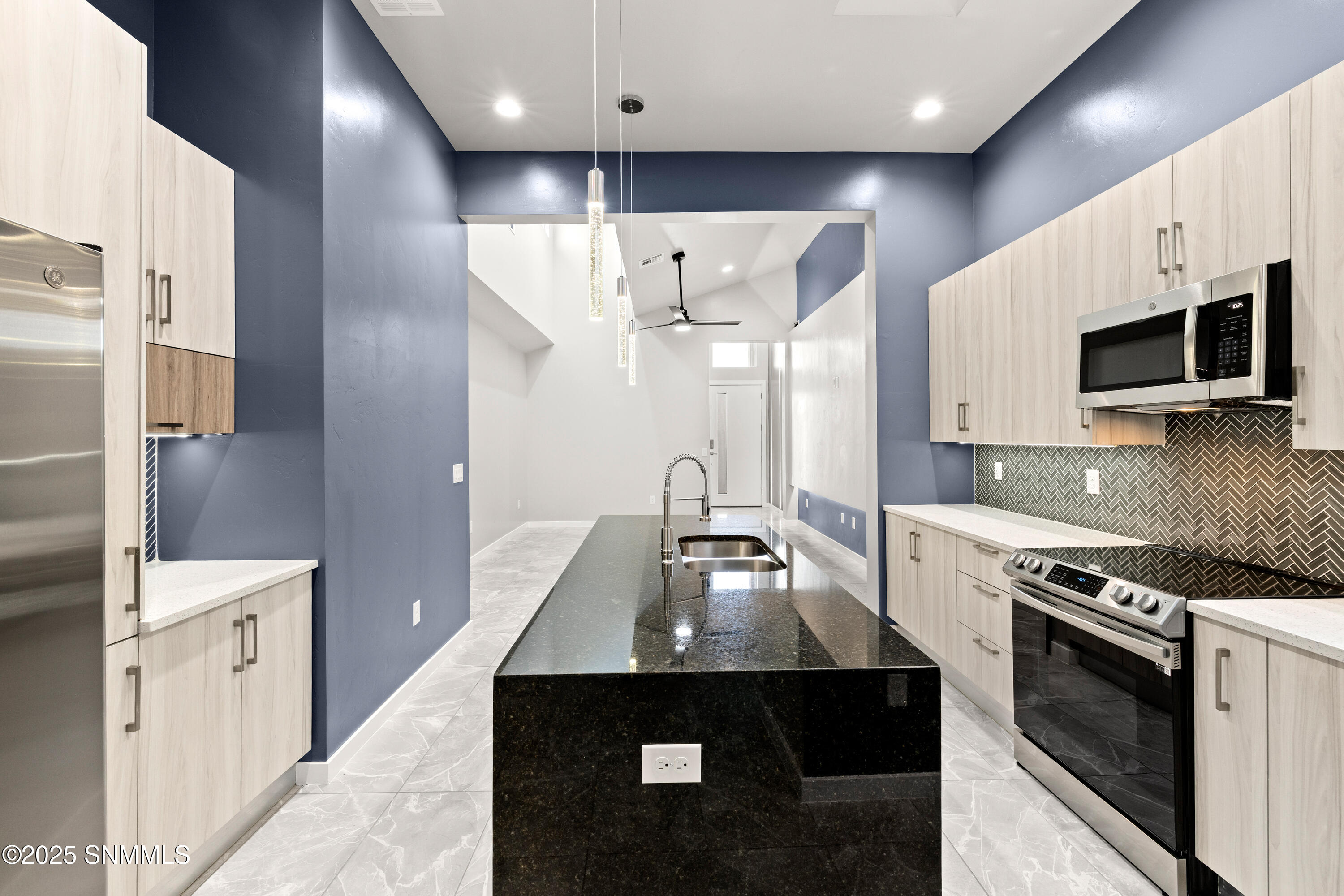 9 - 4359 Capistrano Ave, Unit D