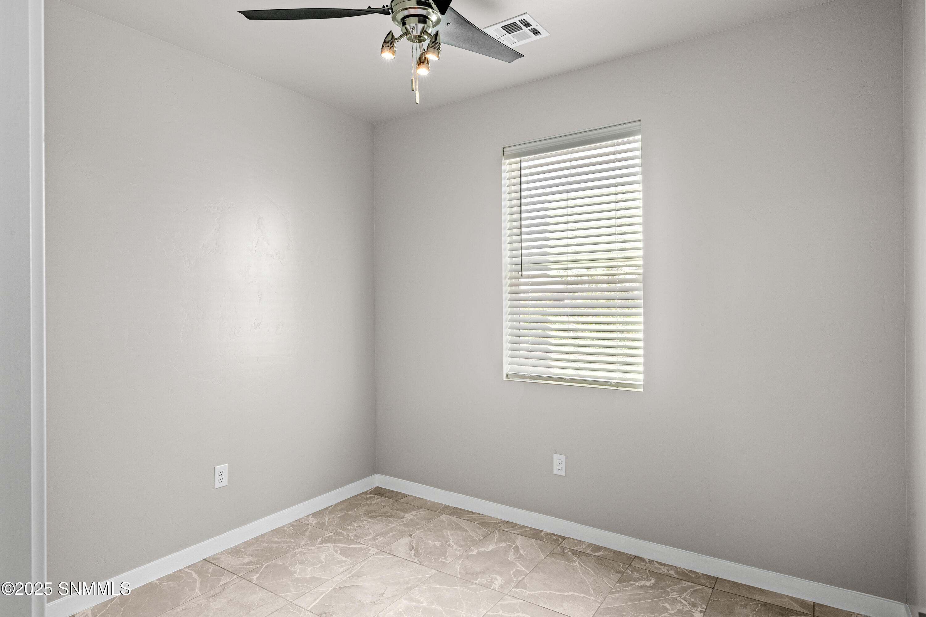 20 - 4359 Capistrano Ave, Unit D