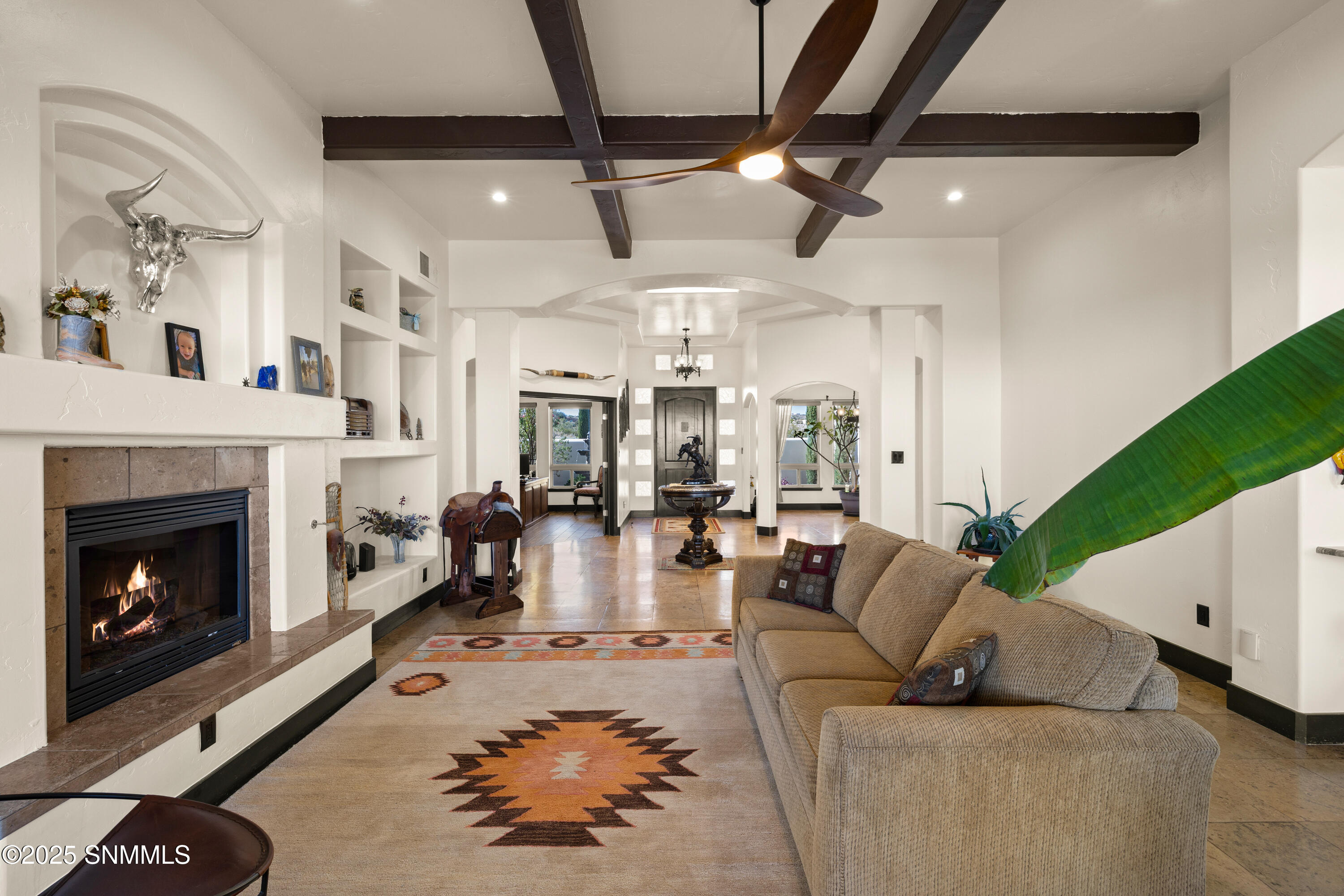 8052-Renoir-Loop-MLS-Camera-Guy-42