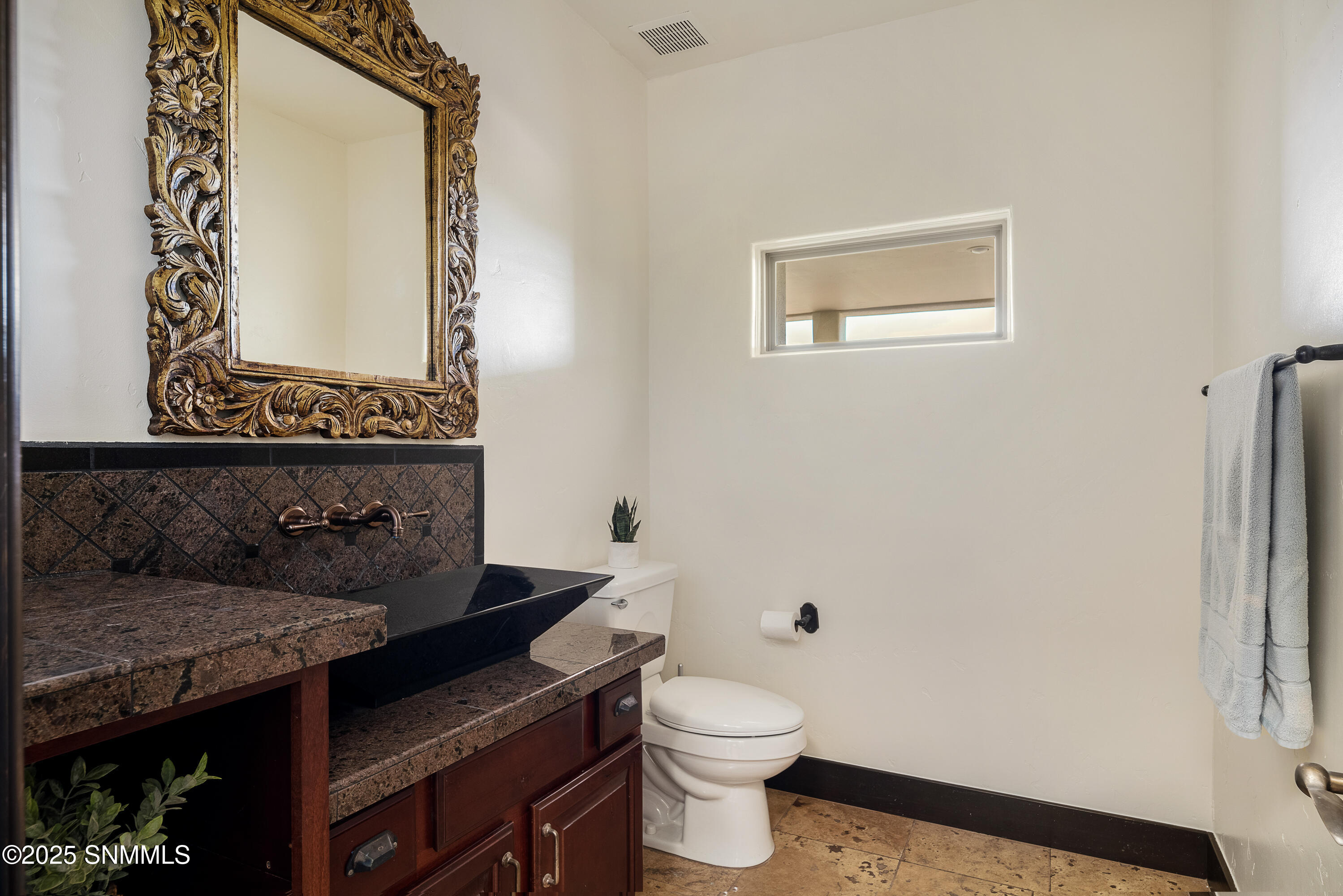 8052-Renoir-Loop-MLS-Camera-Guy-38