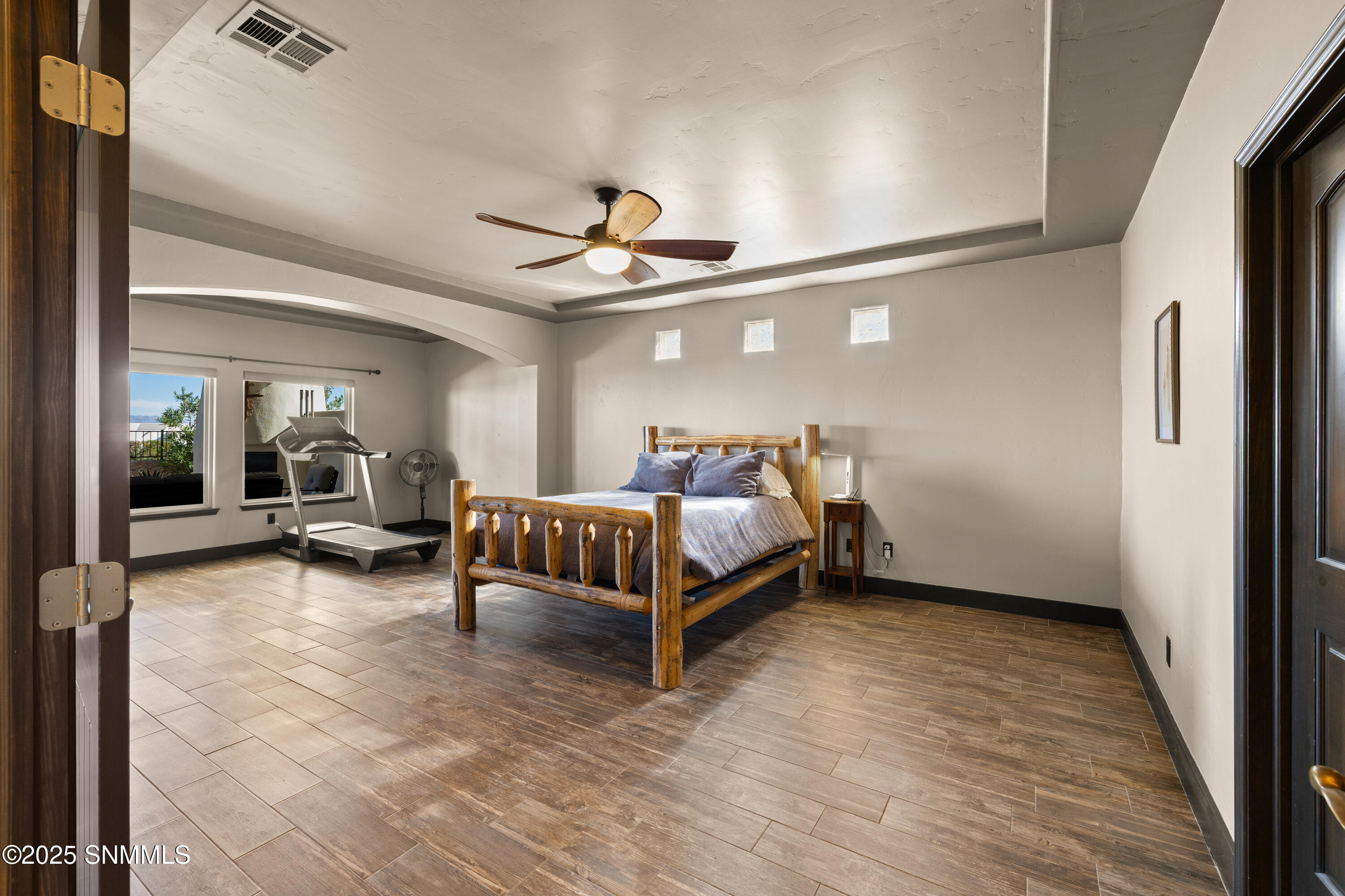 8052-Renior-Loop-MLS-Camera-Guy-59