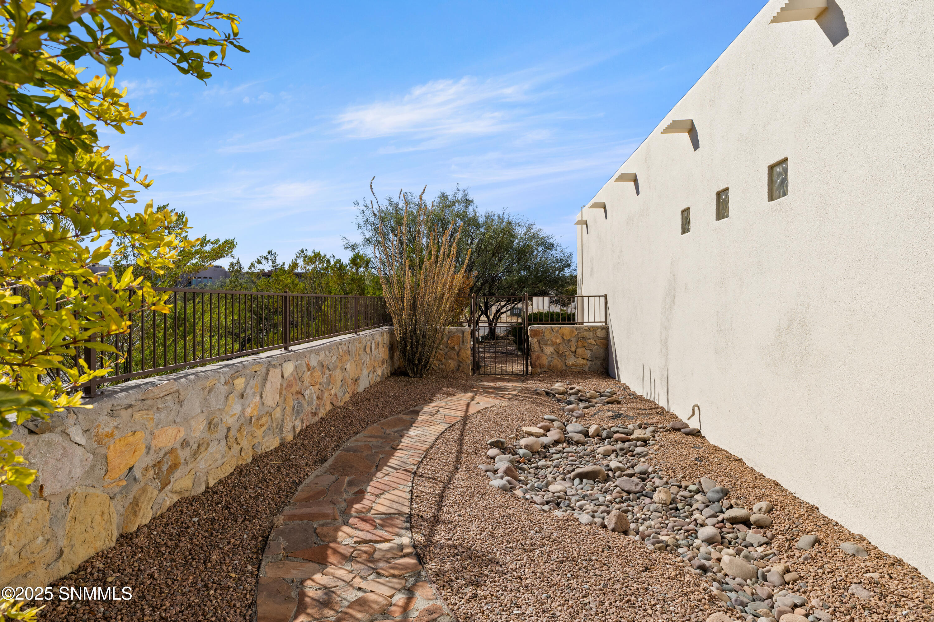 8052-Renior-Loop-MLS-Camera-Guy-74