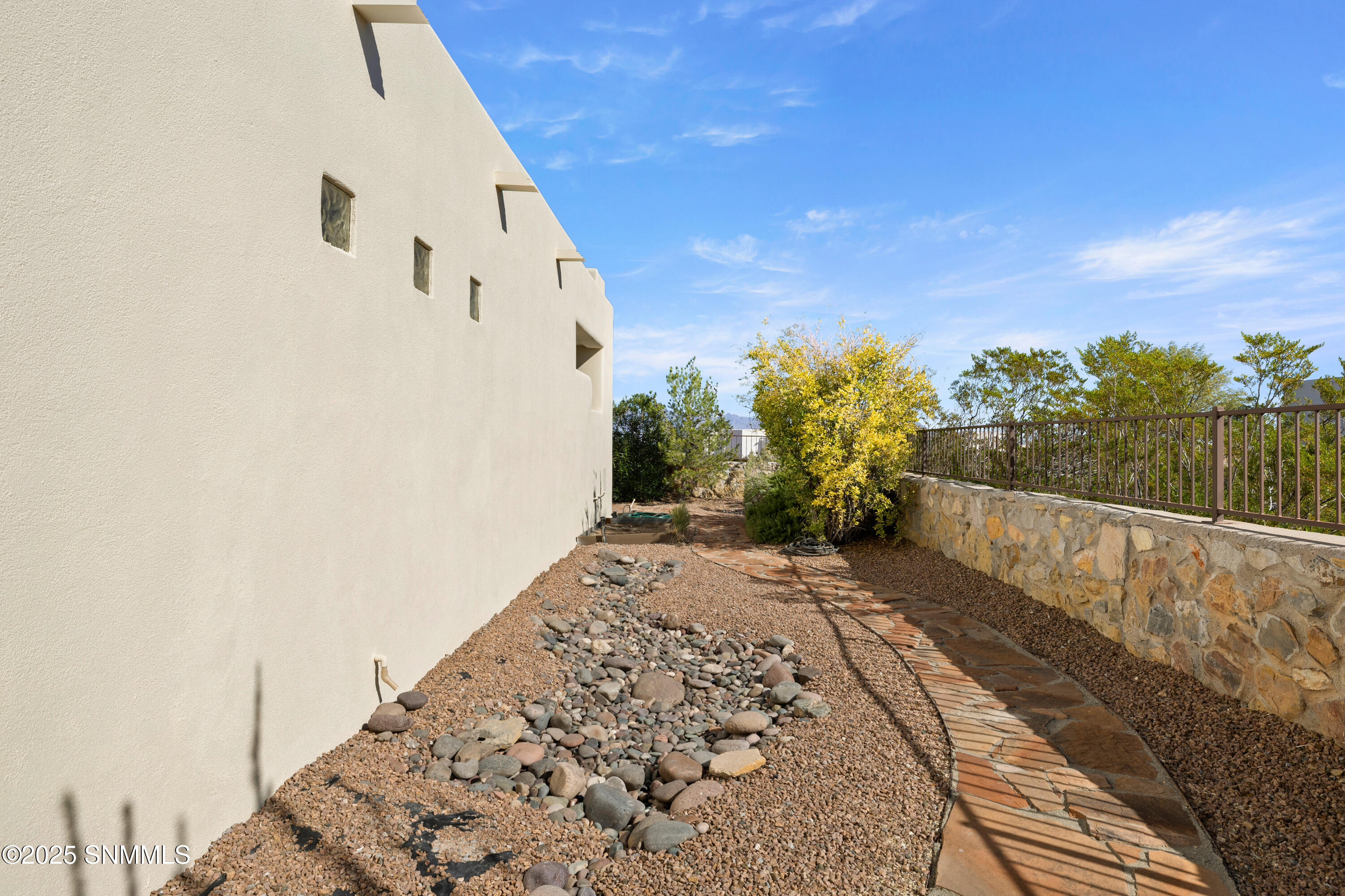 8052-Renior-Loop-MLS-Camera-Guy-75