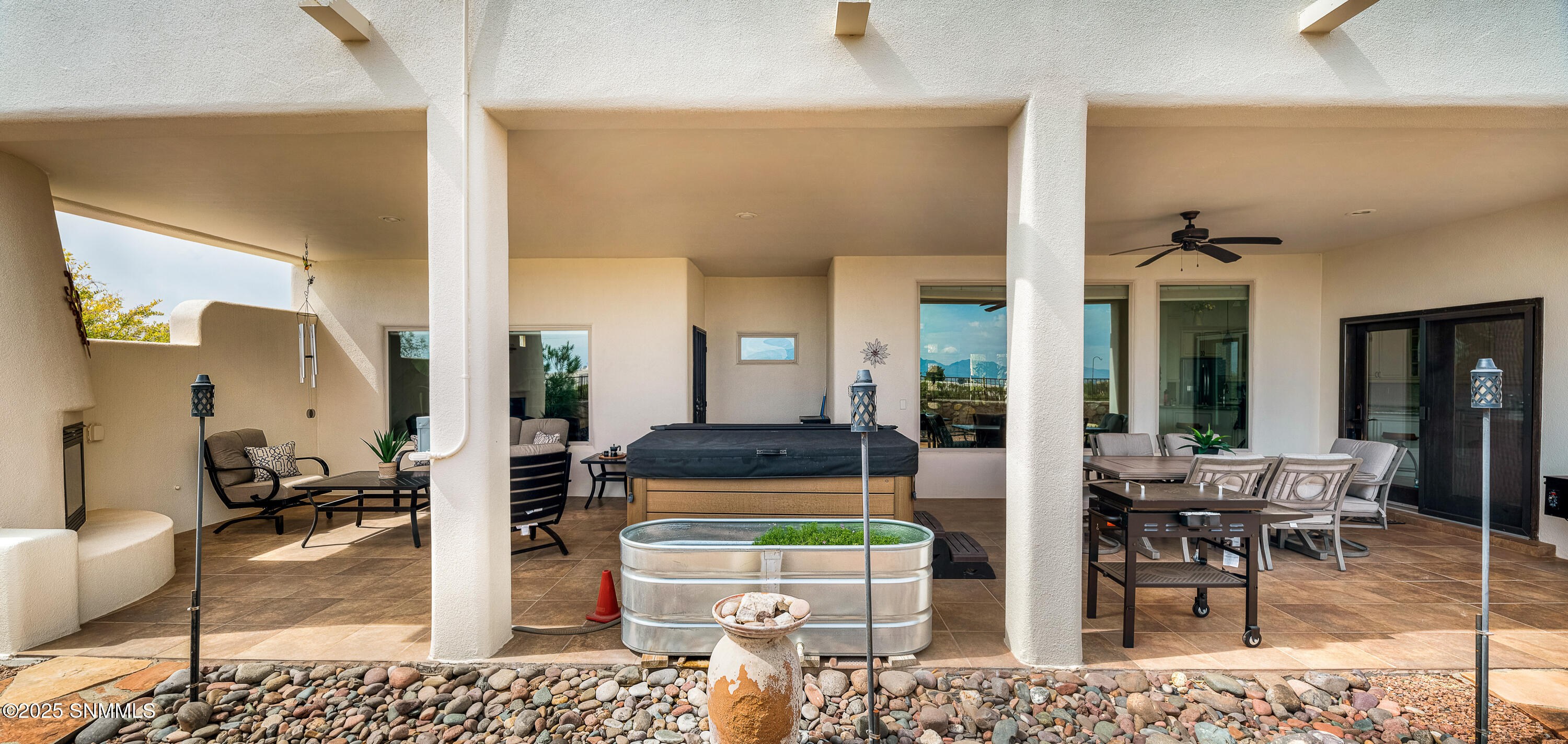 8052-Renoir-Loop-MLS-Camera-Guy-65