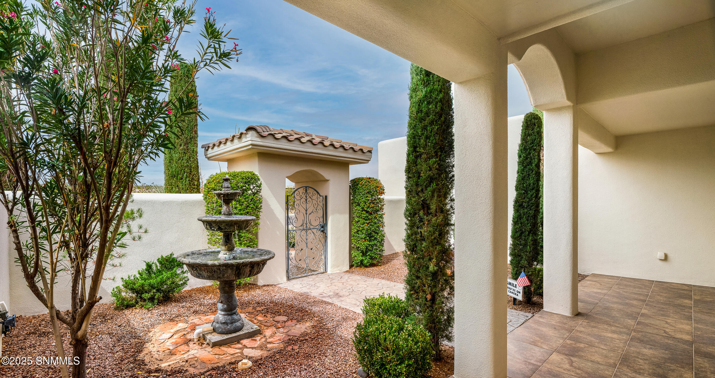 8052-Renoir-Loop-MLS-Camera-Guy-7