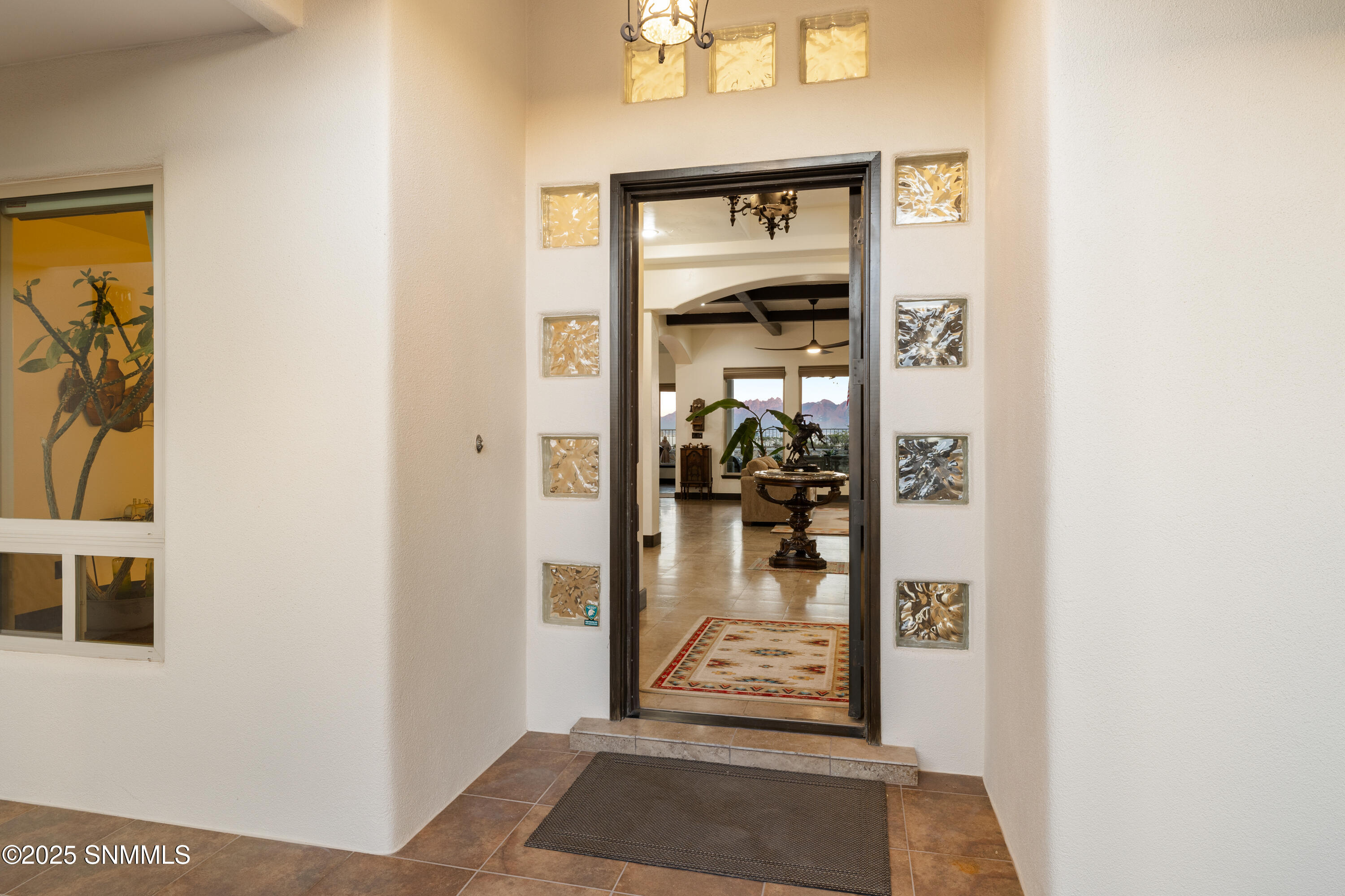 8052-Renoir-Loop-MLS-Camera-Guy-30