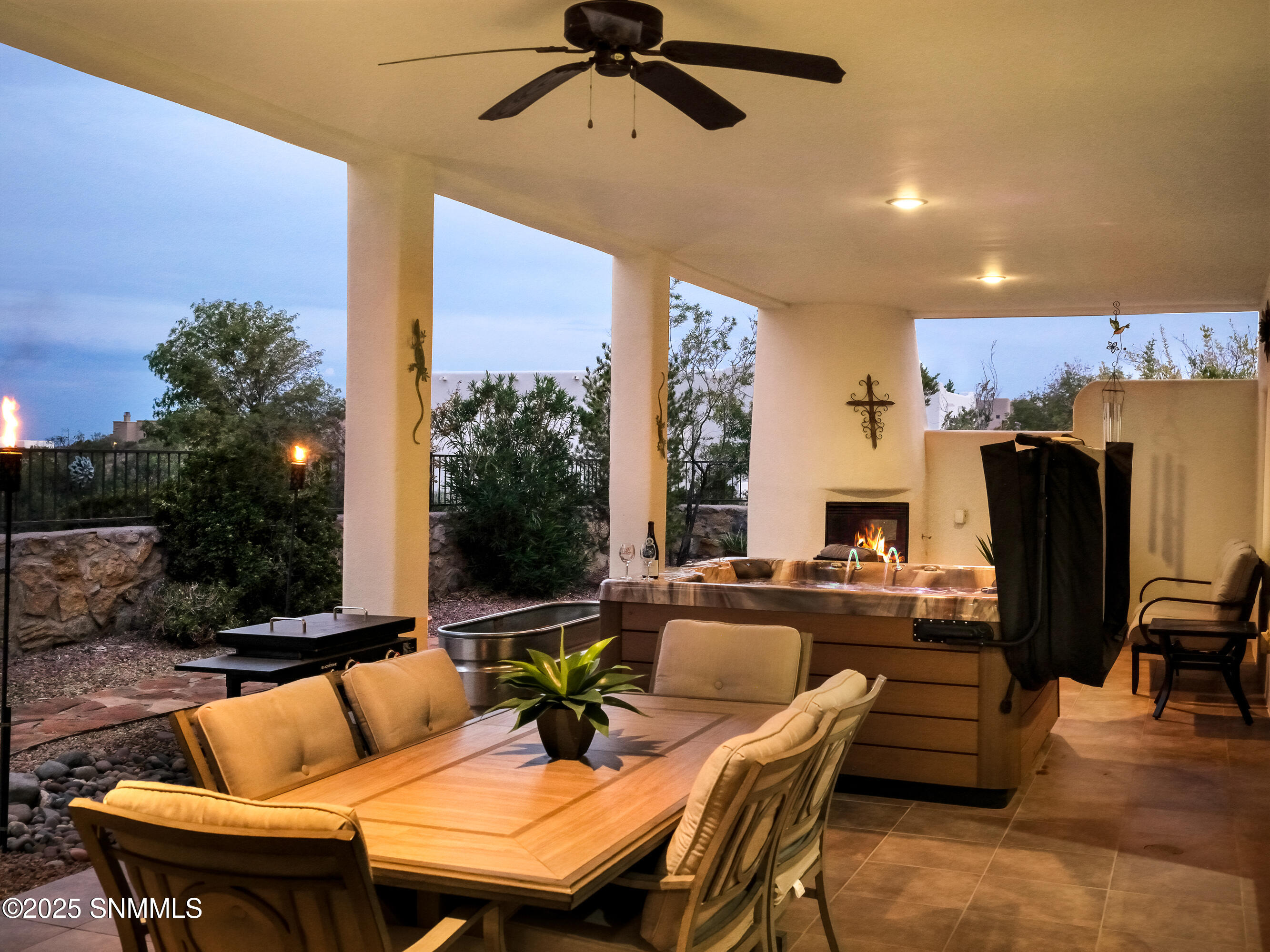 8052-Renoir-Loop-MLS-Camera-Guy-73