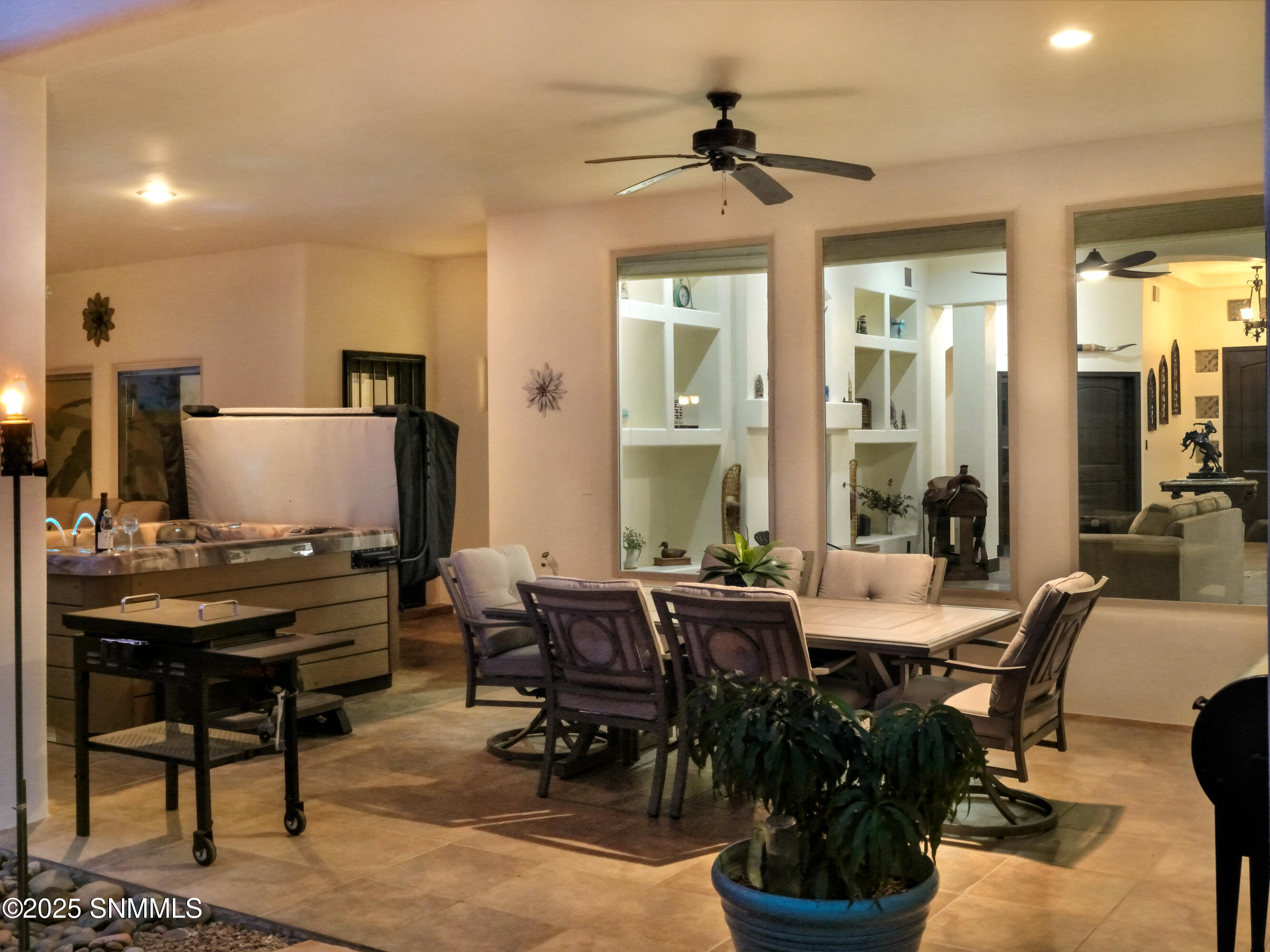 8052-Renoir-Loop-MLS-Camera-Guy-76