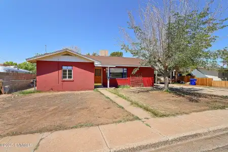 1855 Cruse Avenue, Las Cruces, New Mexico 88005, 3 Bedrooms Bedrooms, ,1.75 BathroomsBathrooms,Residential,For Sale,Cruse,2502626