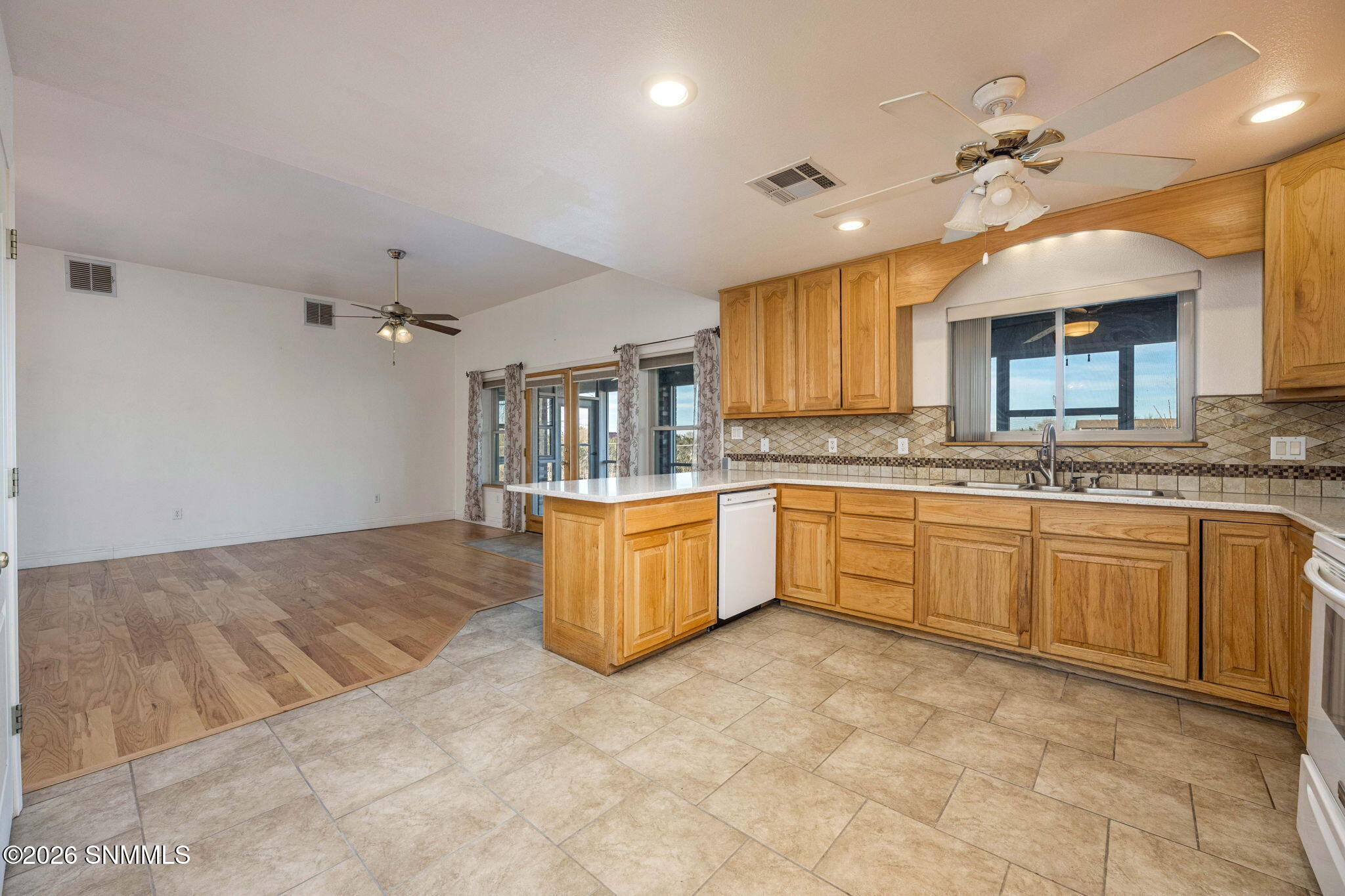 12-web-or-mls-Snappin Homes (CalleDePaz3