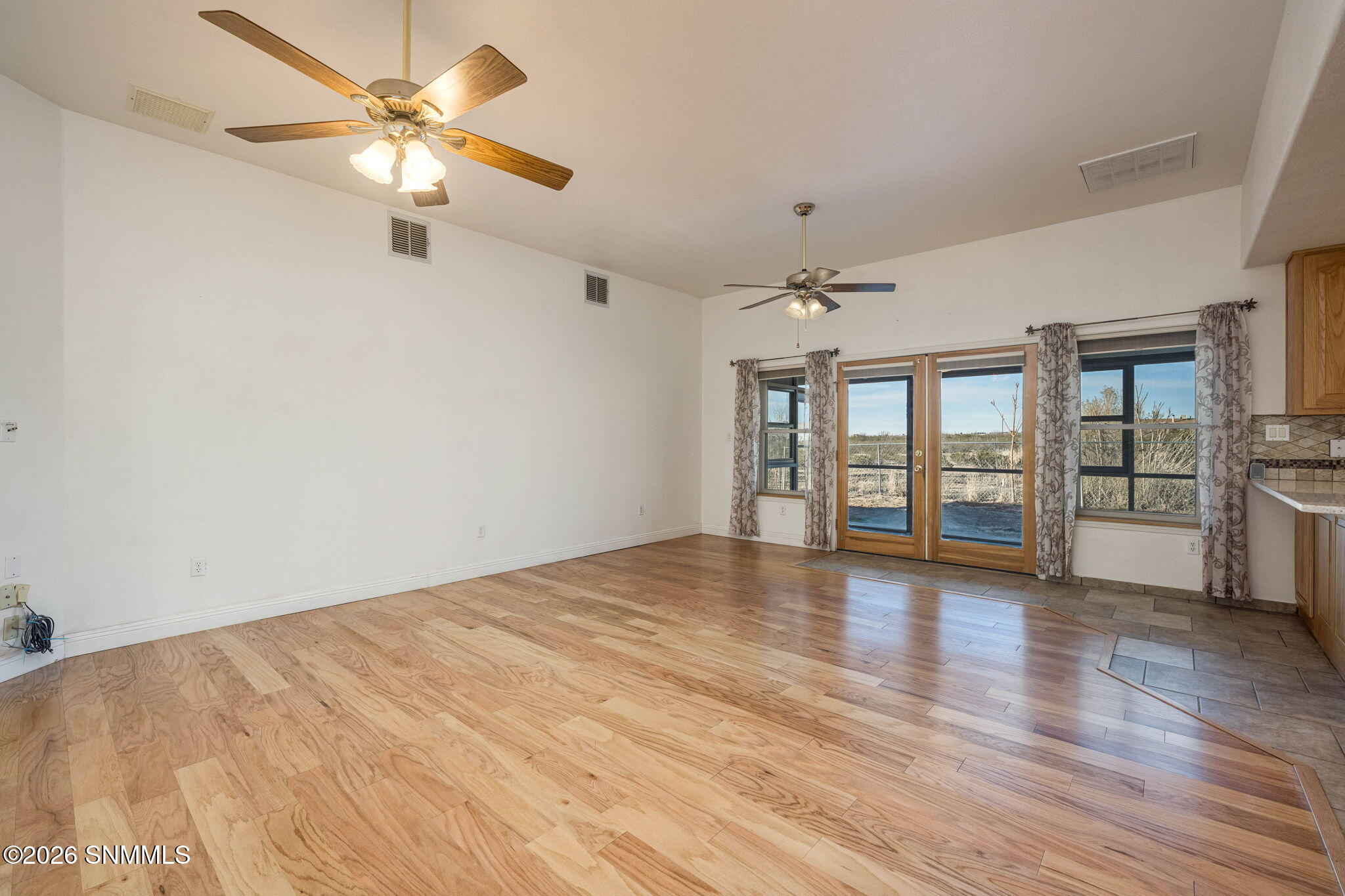 6-web-or-mls-Snappin Homes (CalleDePaz37