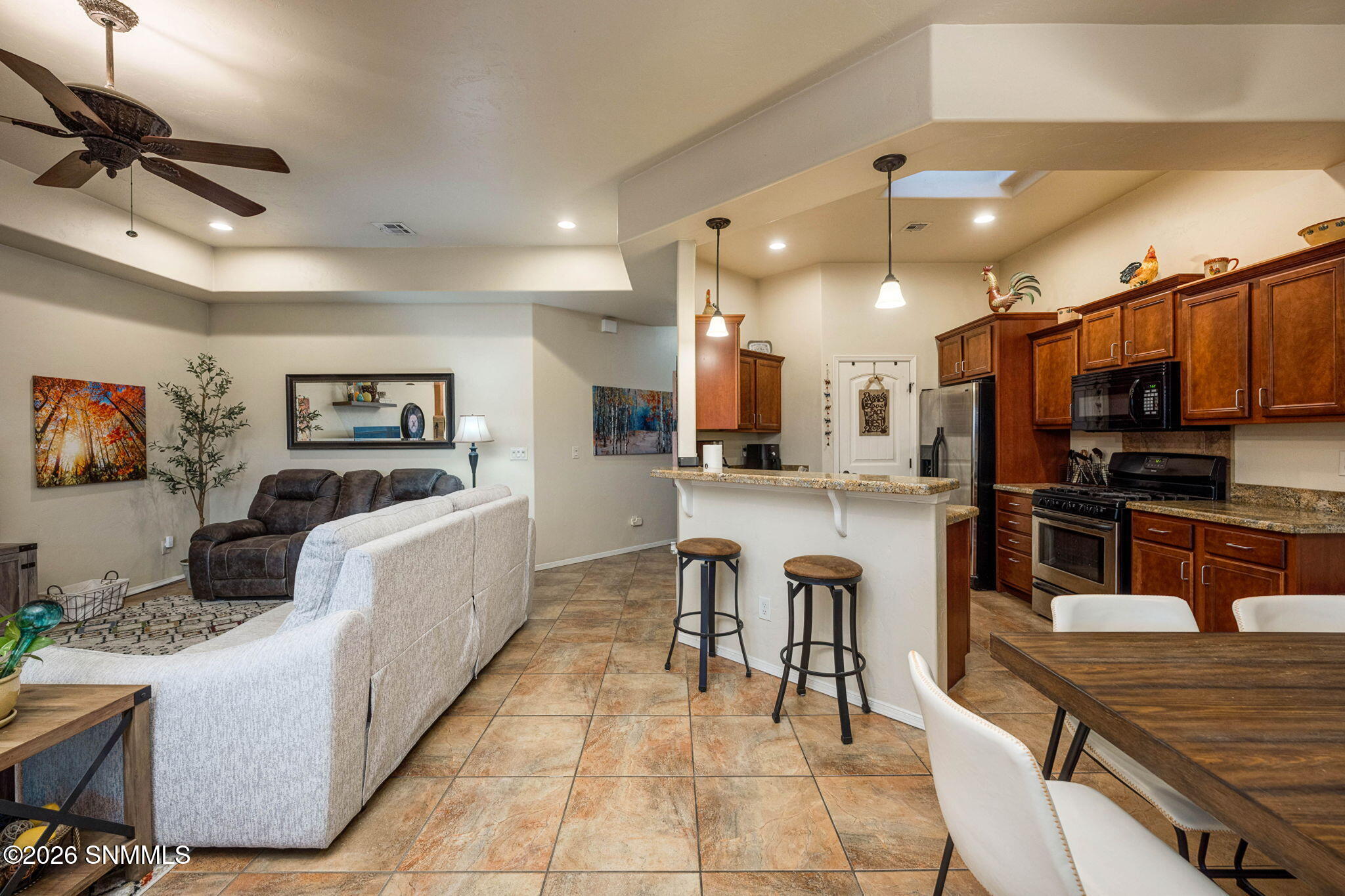 10-web-or-mls-Snappin Homes (Cassatt1296