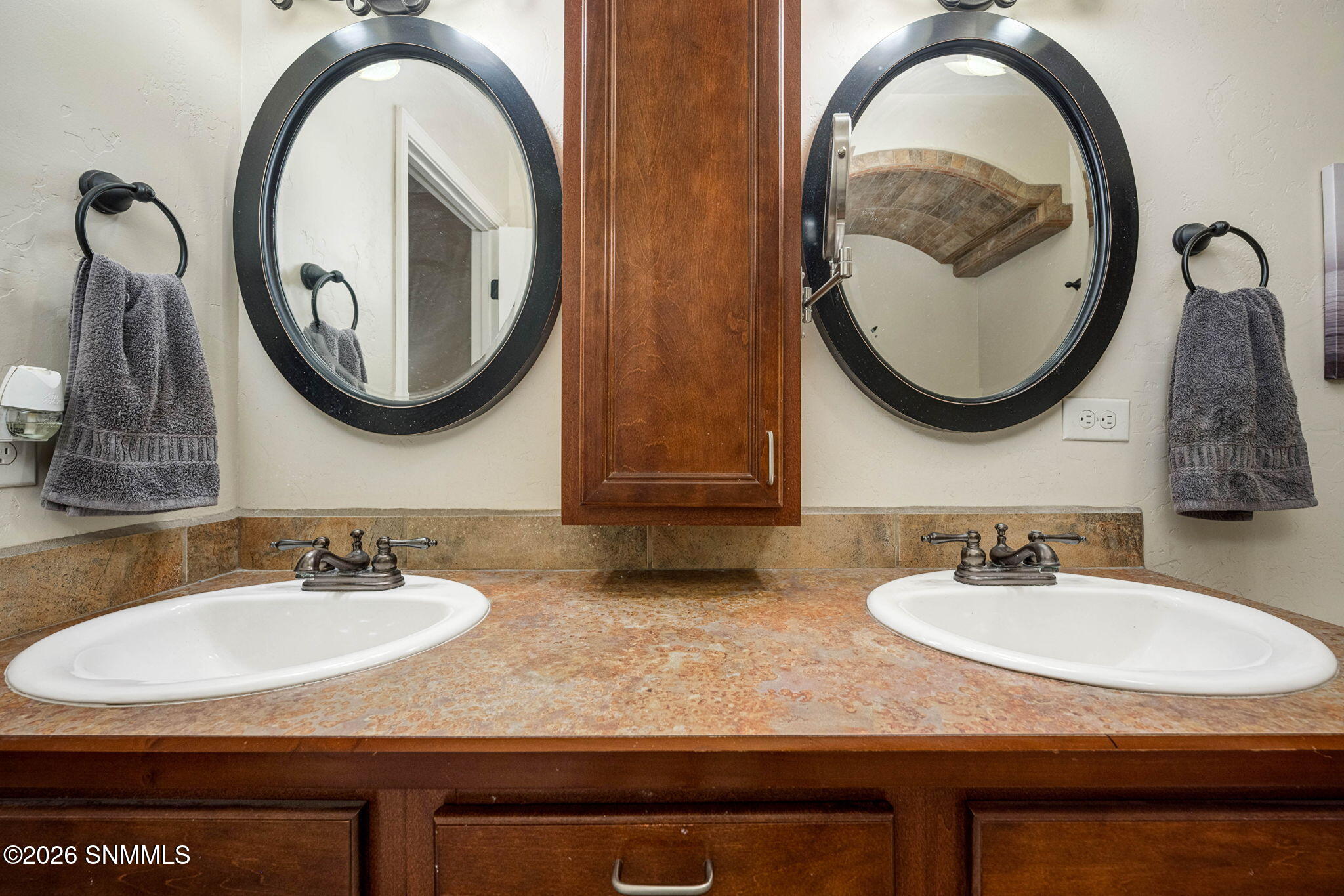 25-web-or-mls-Snappin Homes (Cassatt1296