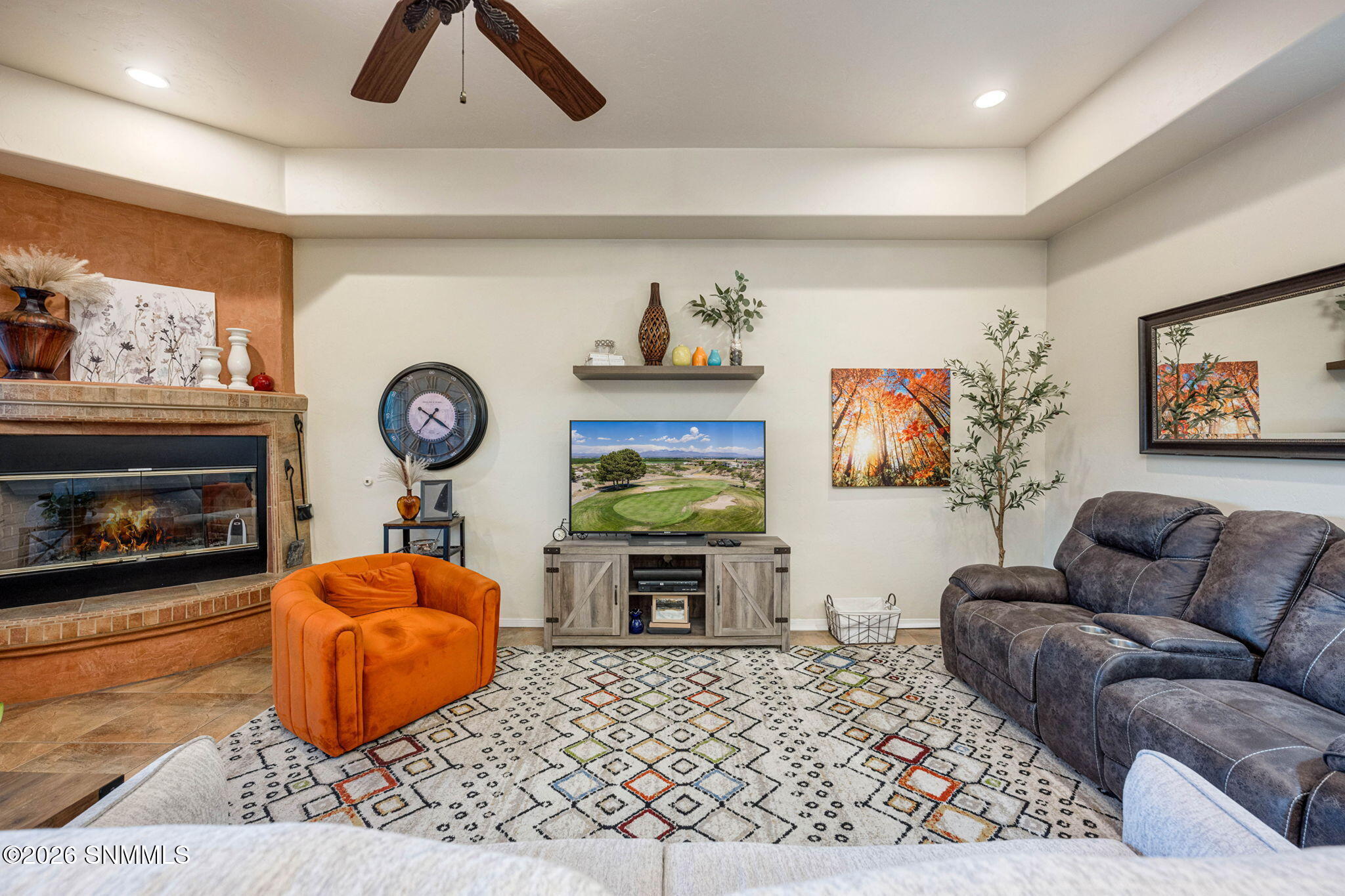 8-web-or-mls-Snappin Homes (Cassatt1296)