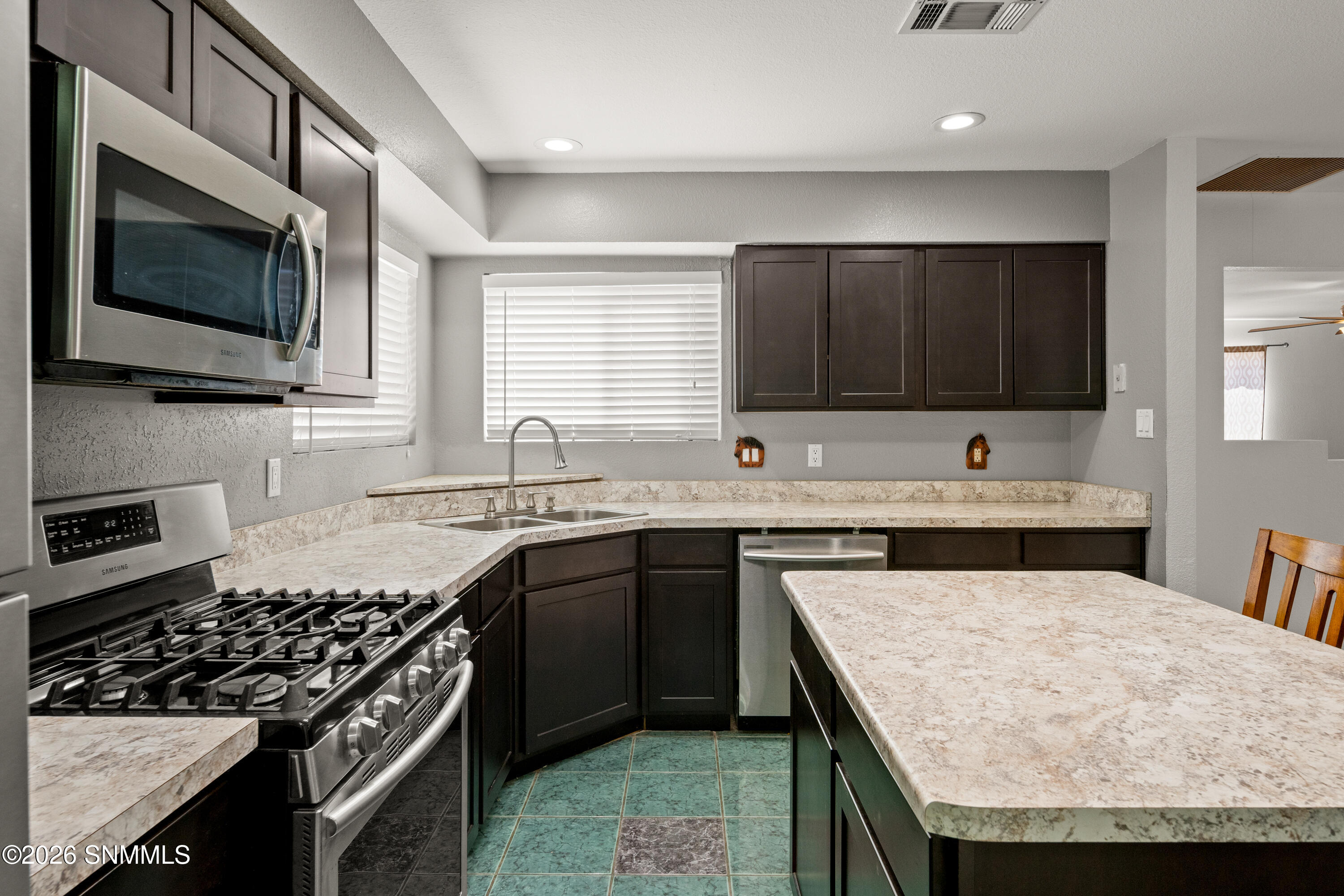 10 - 6630 Rio Bravo Dr