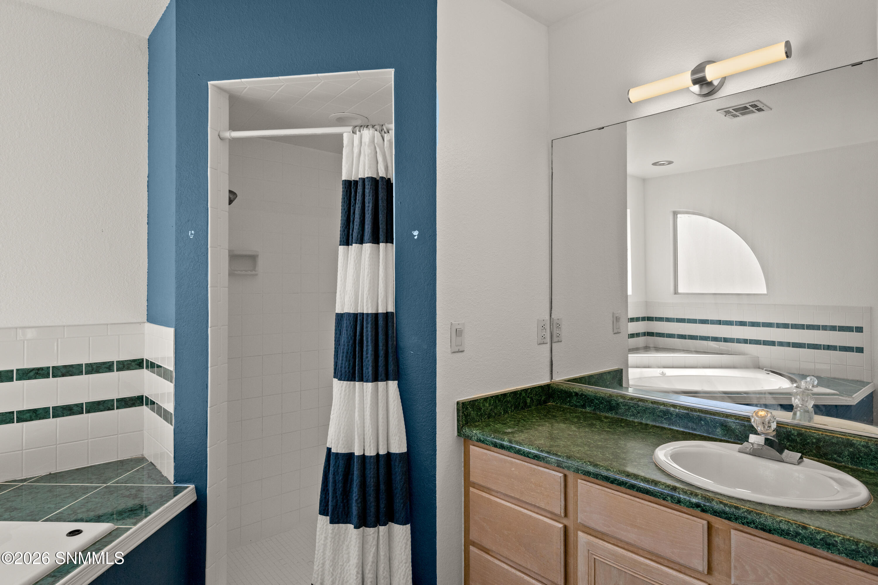 16 - 6630 Rio Bravo Dr