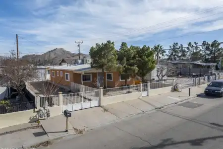 129 Encino Drive, Sunland Park, New Mexico 88063, 3 Bedrooms Bedrooms, ,2 BathroomsBathrooms,Residential,For Sale,Encino,2600229