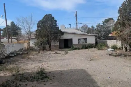 3204 Harrelson Street, Las Cruces, New Mexico 88005, 4 Bedrooms Bedrooms, ,2 BathroomsBathrooms,Residential,For Sale,Harrelson,2600237