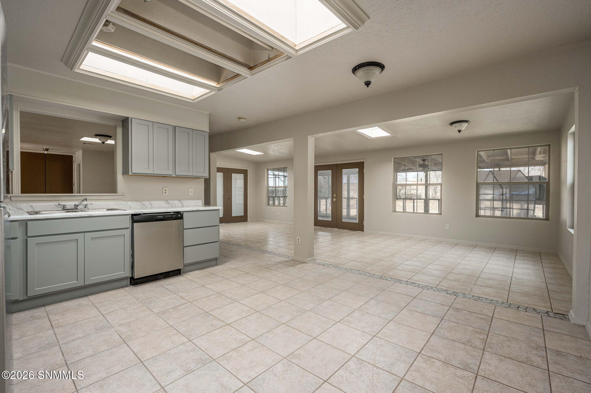 12-web-or-mls-Snappin Homes (LosNogales1