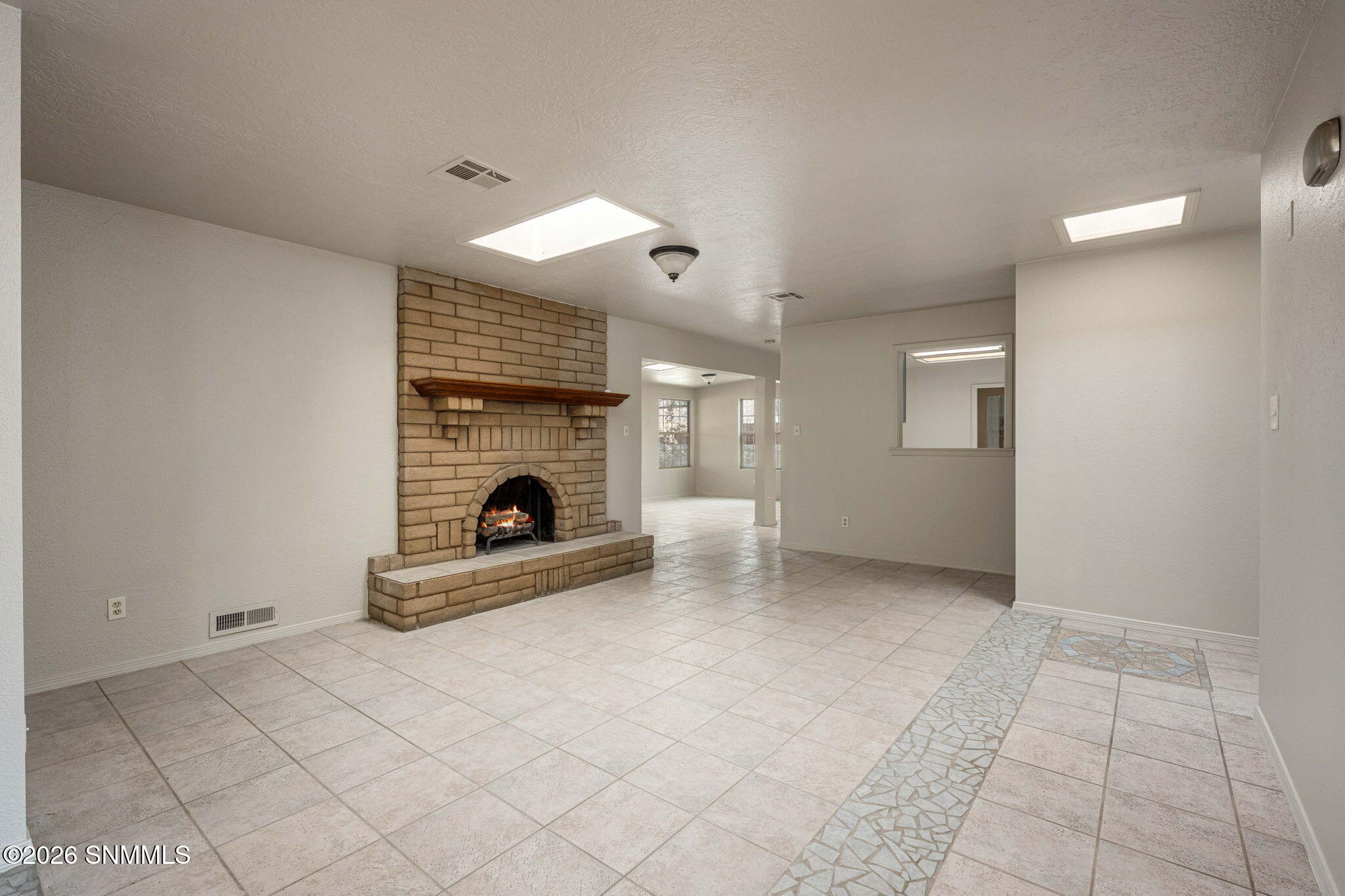 6-web-or-mls-Snappin Homes (LosNogales10