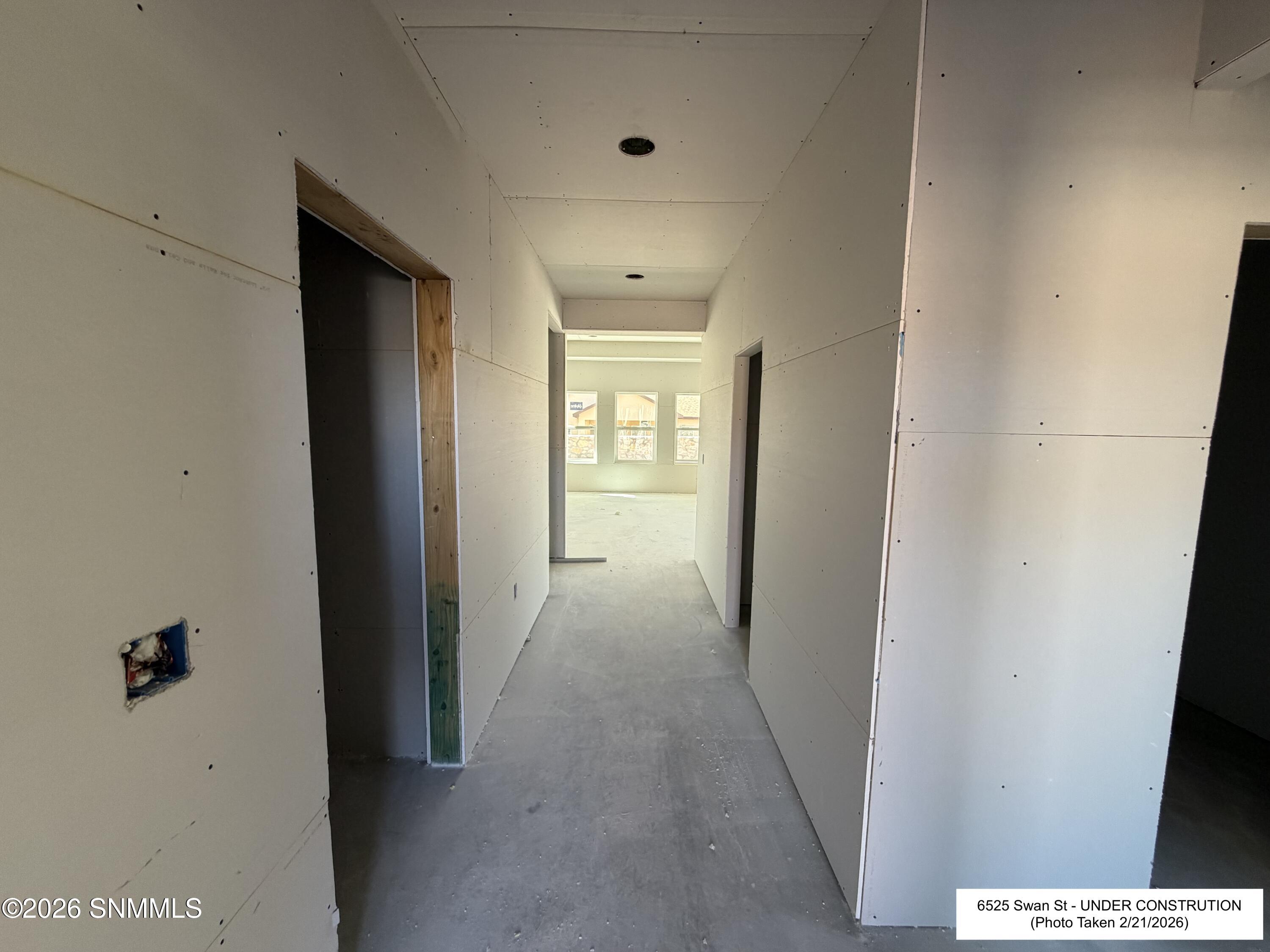 4 - 6525 Swan St