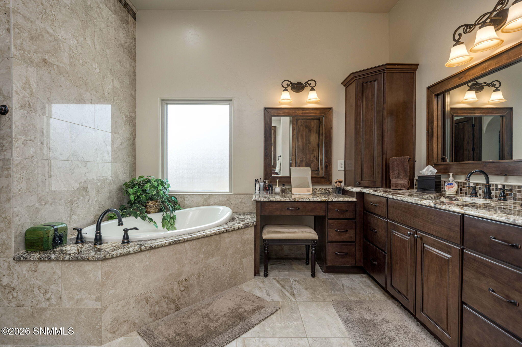 26-web-or-mls-Snappin Homes (MesillaAcre