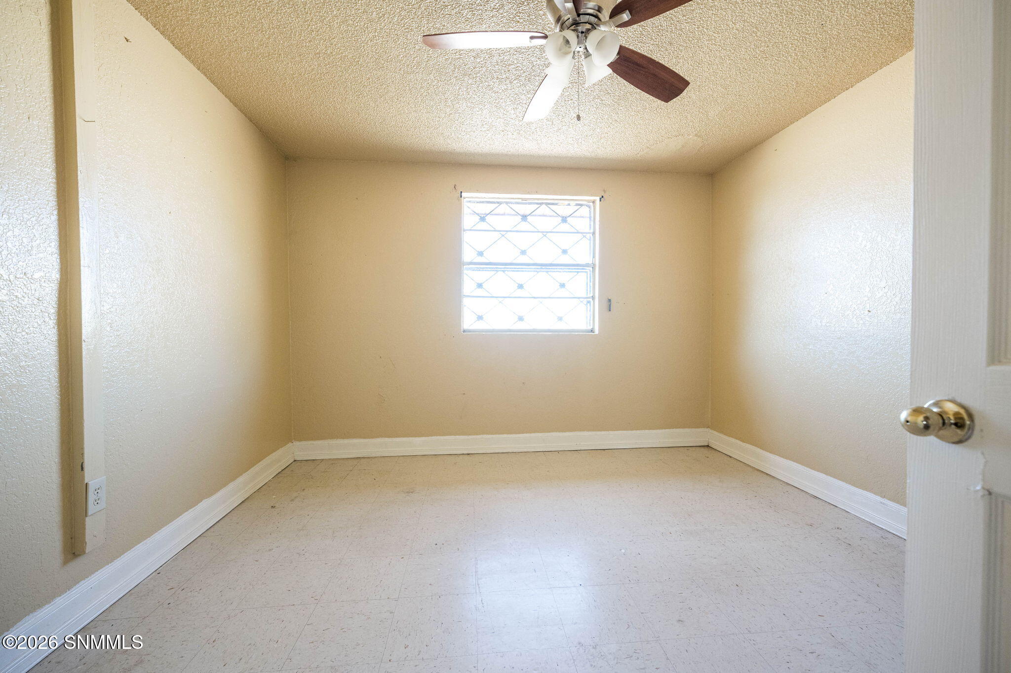 48-web-or-mls-Snappin Homes (Ohara370)-4