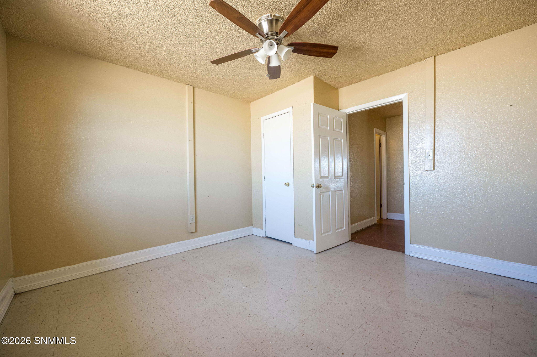 49-web-or-mls-Snappin Homes (Ohara370)-4