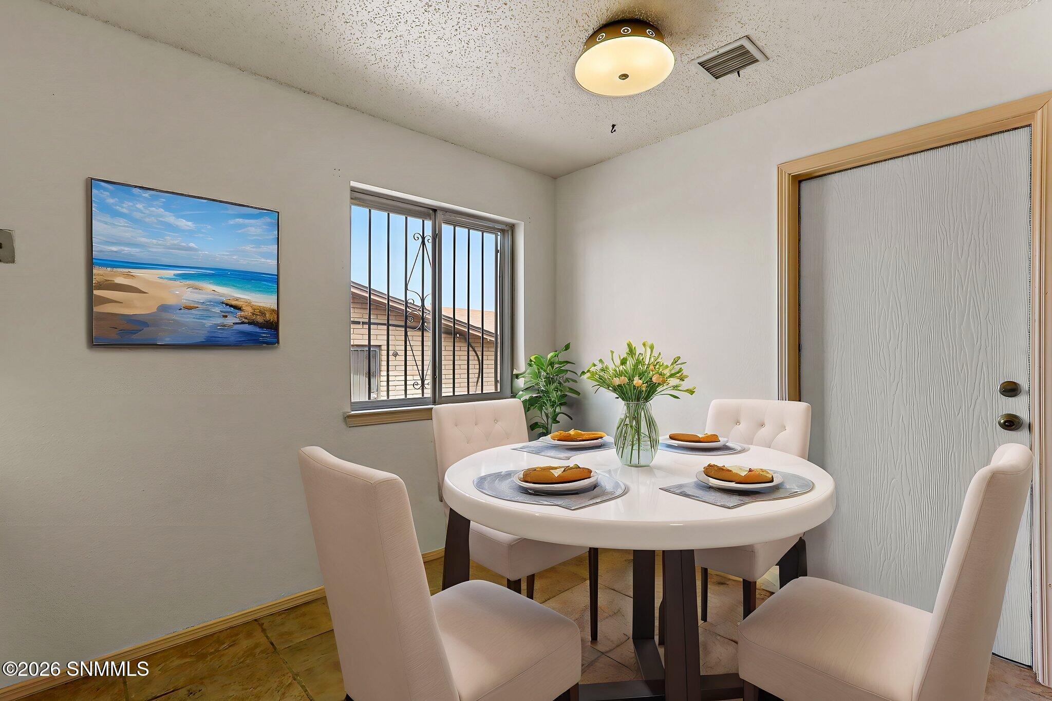 37-web-or-mls-IMG_6782 virtually staged