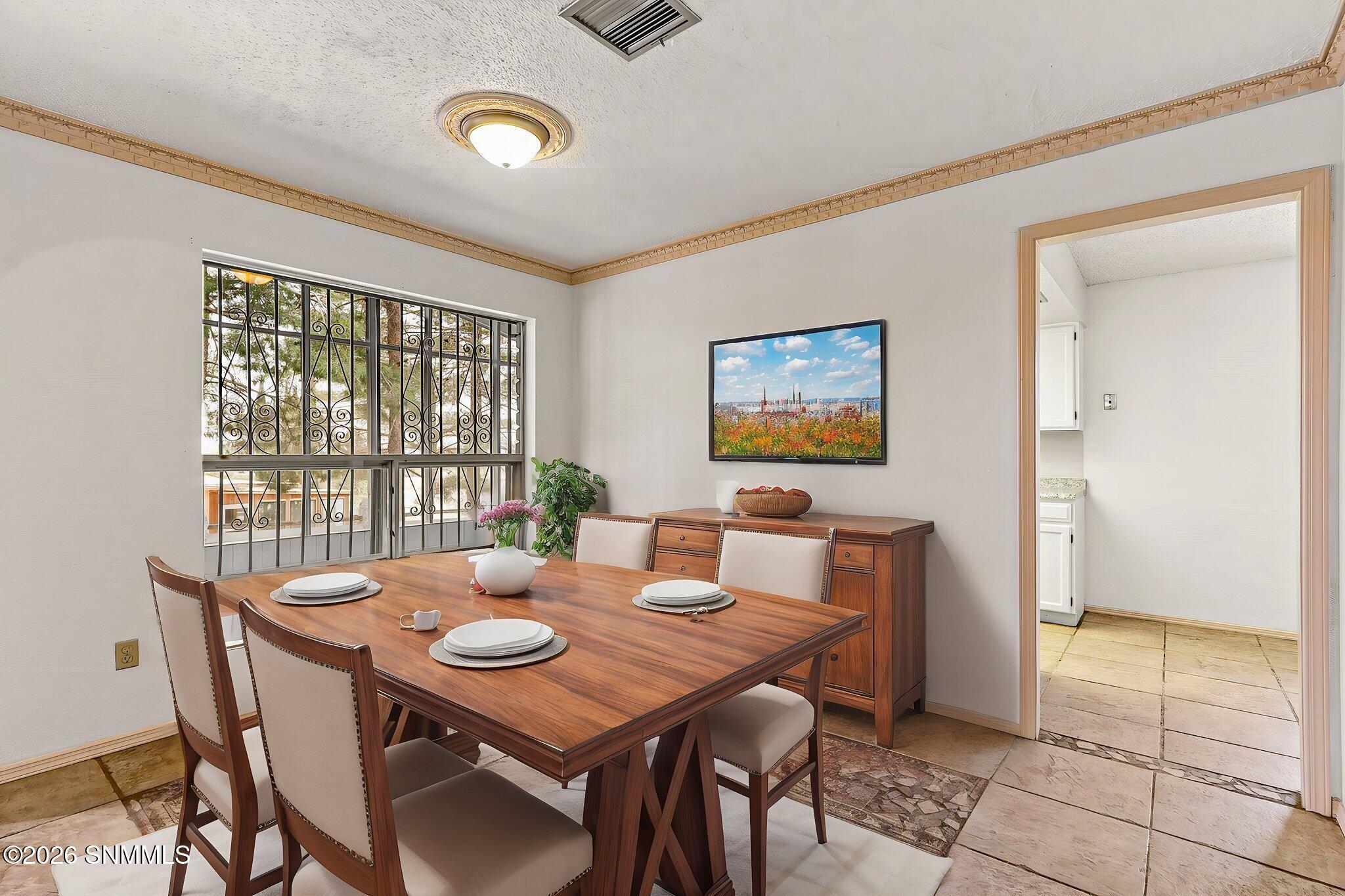 28-web-or-mls-IMG_6727 virtually staged