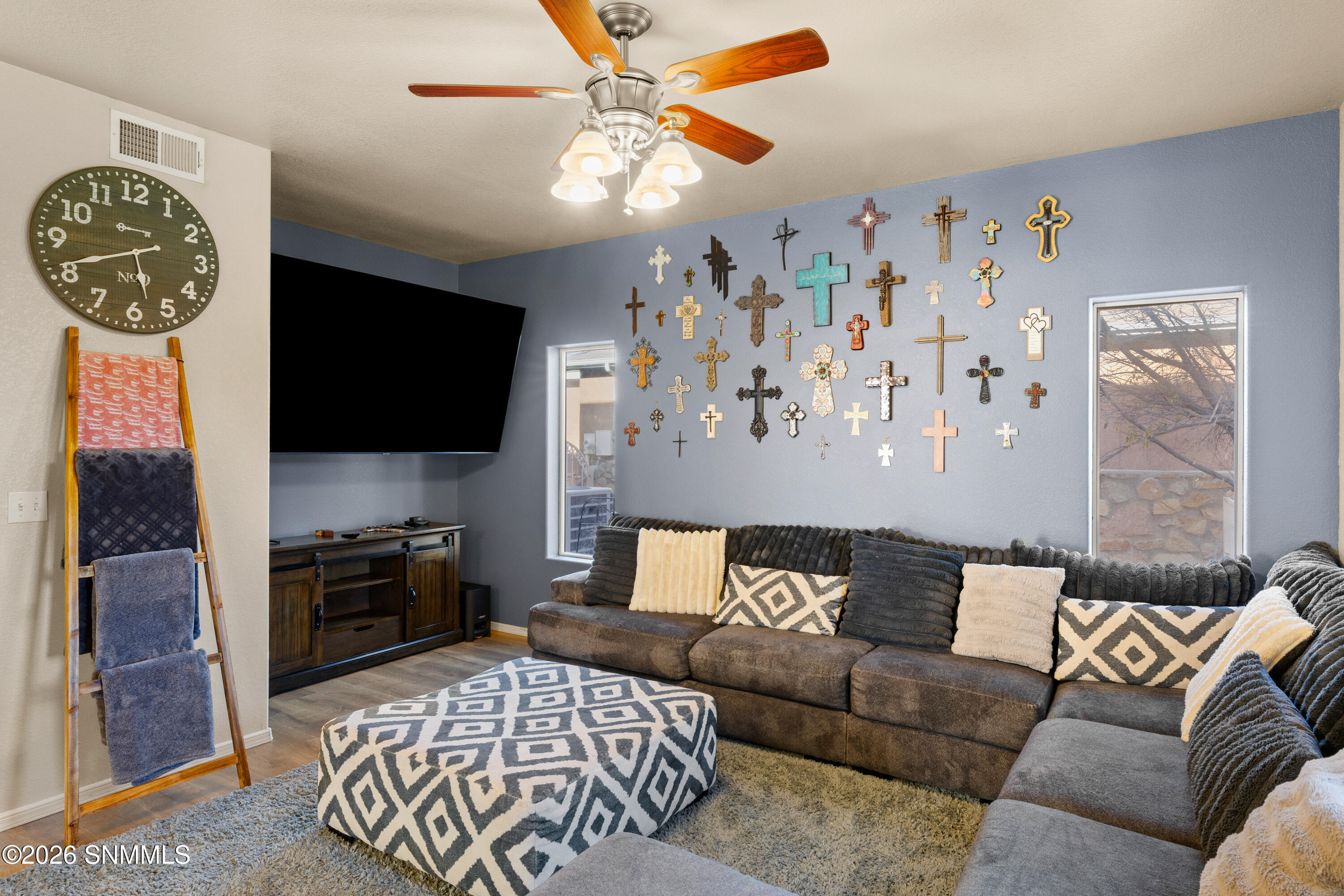 4523-Camino-Dos-Vidas-MLS-Camera-Guy-13