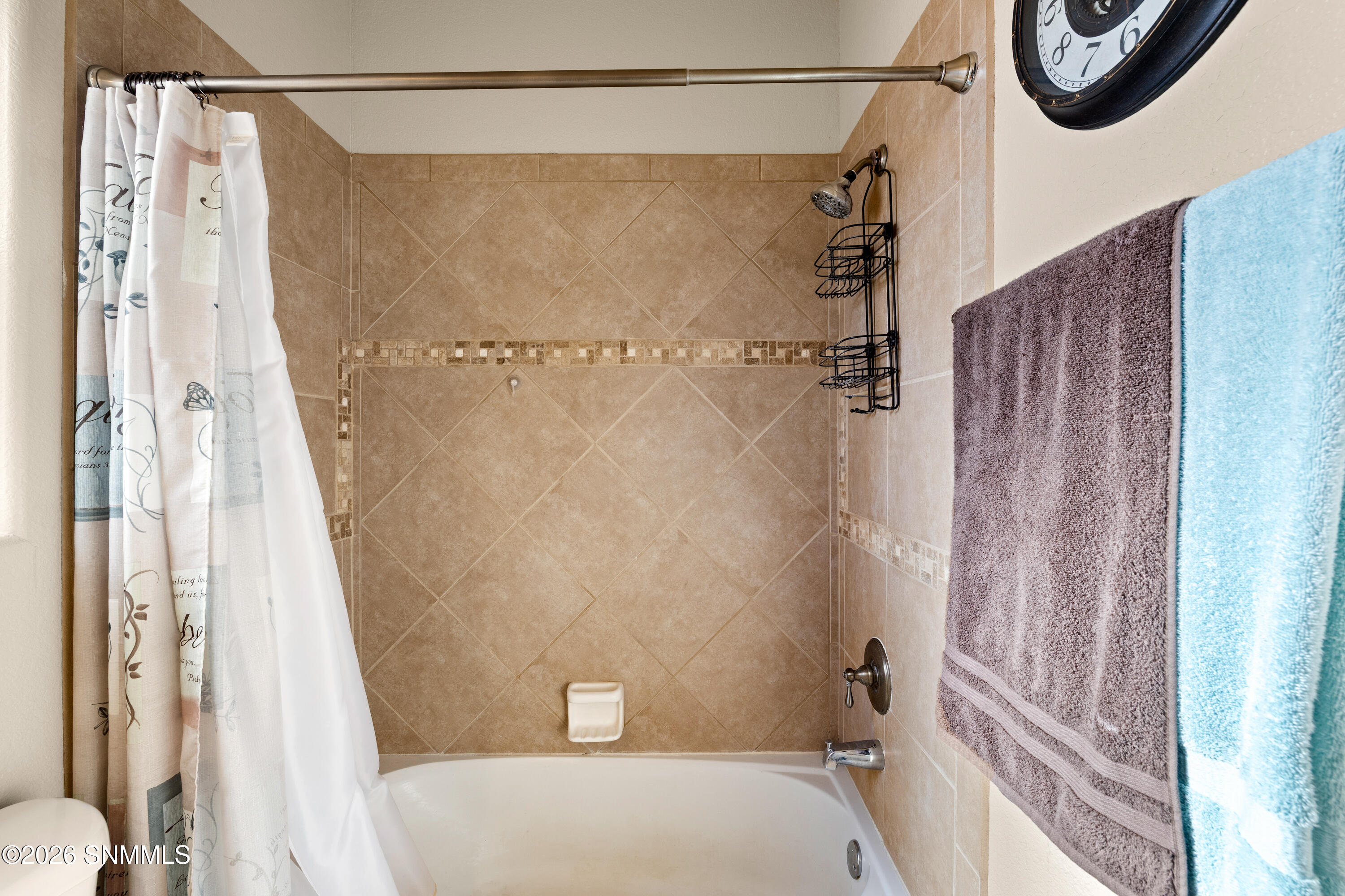 4523-Camino-Dos-Vidas-MLS-Camera-Guy-27