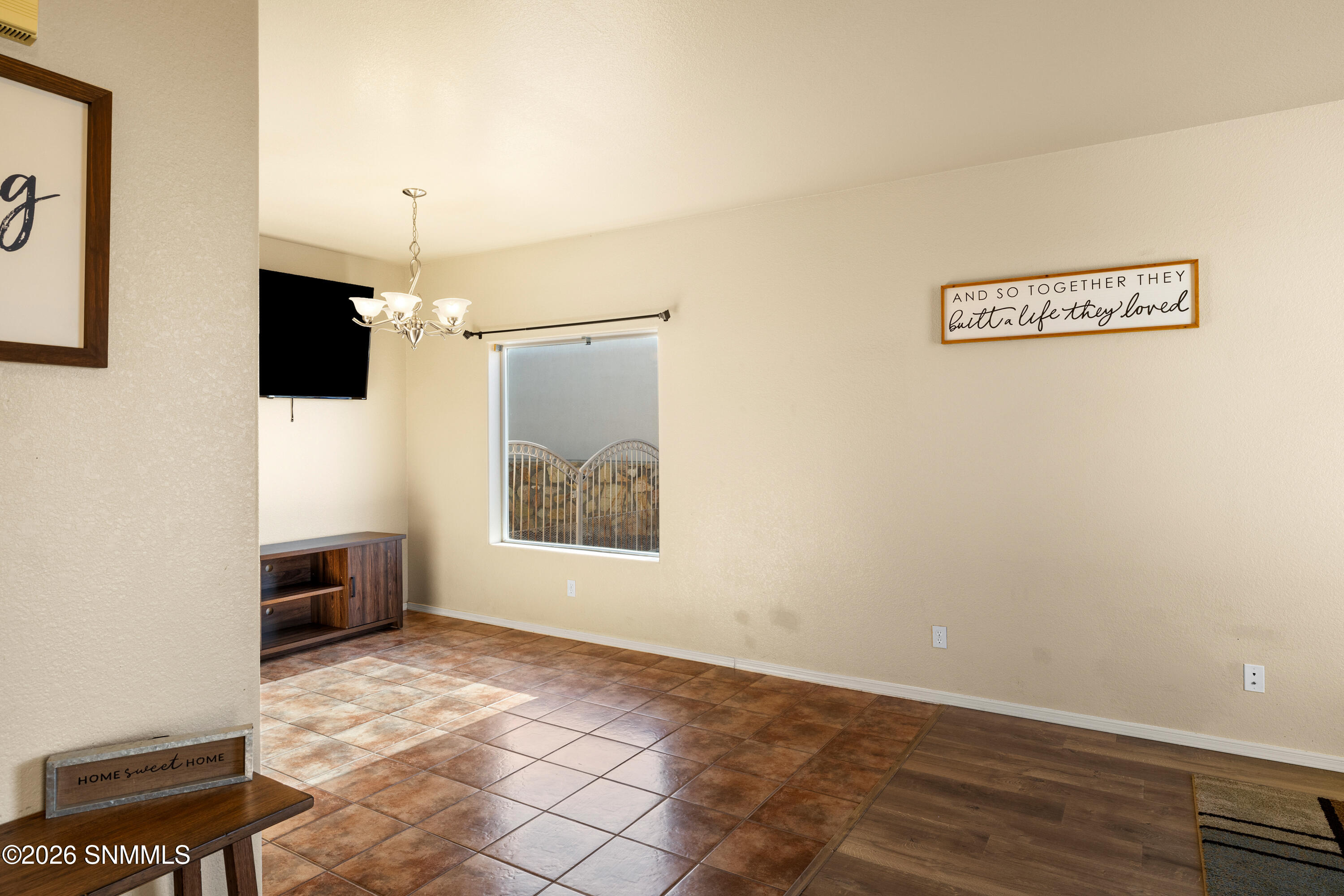 4523-Camino-Dos-Vidas-MLS-Camera-Guy-4