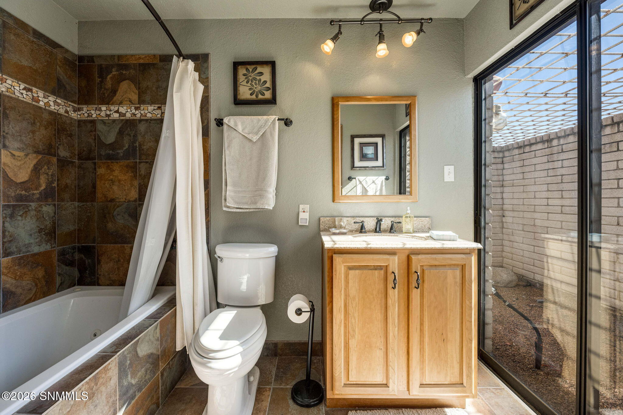 38-web-or-mls-Snappin Homes (Senna4000)-