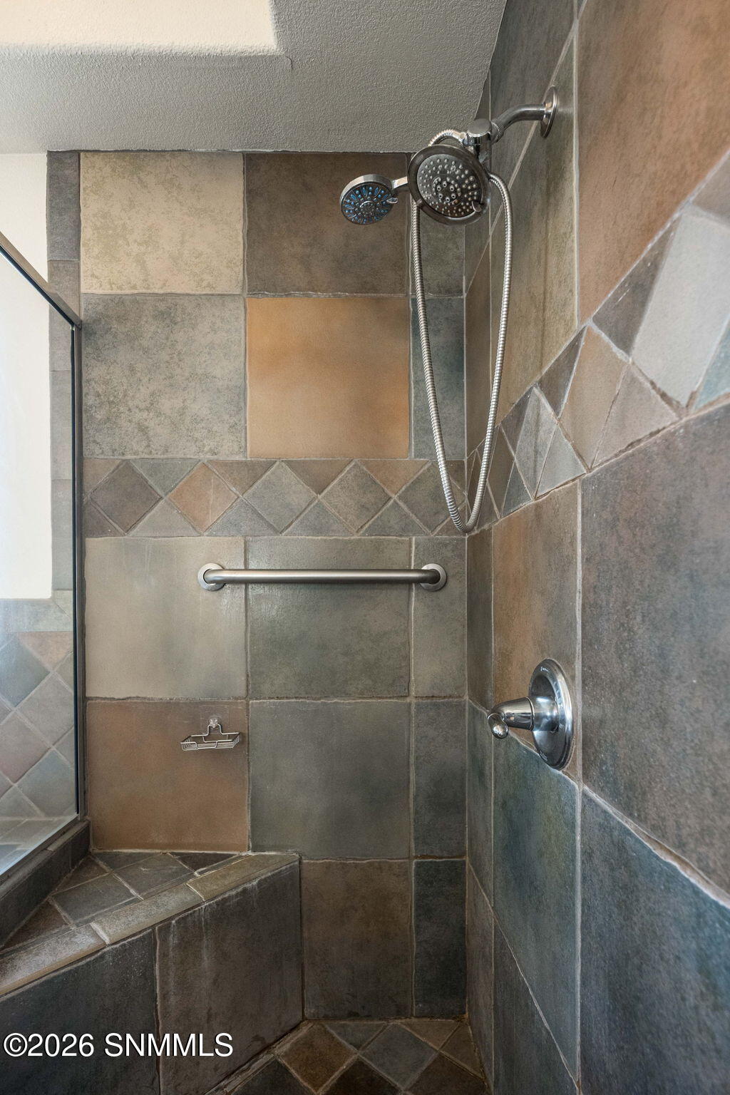 26-web-or-mls-Snappin Homes (Longbow2990