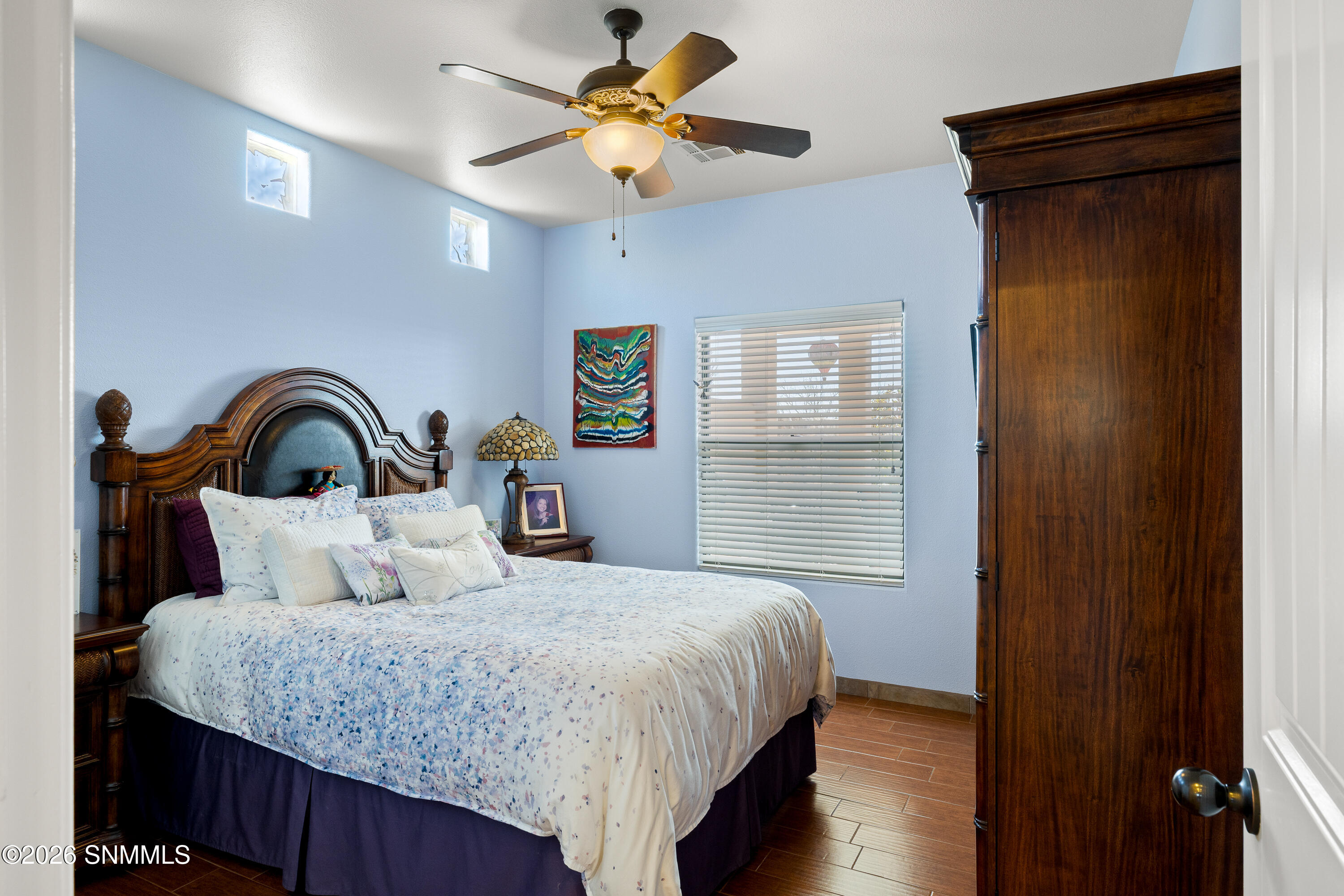 4382 -Isleta-Ct-MLS-Cama-Guy-11