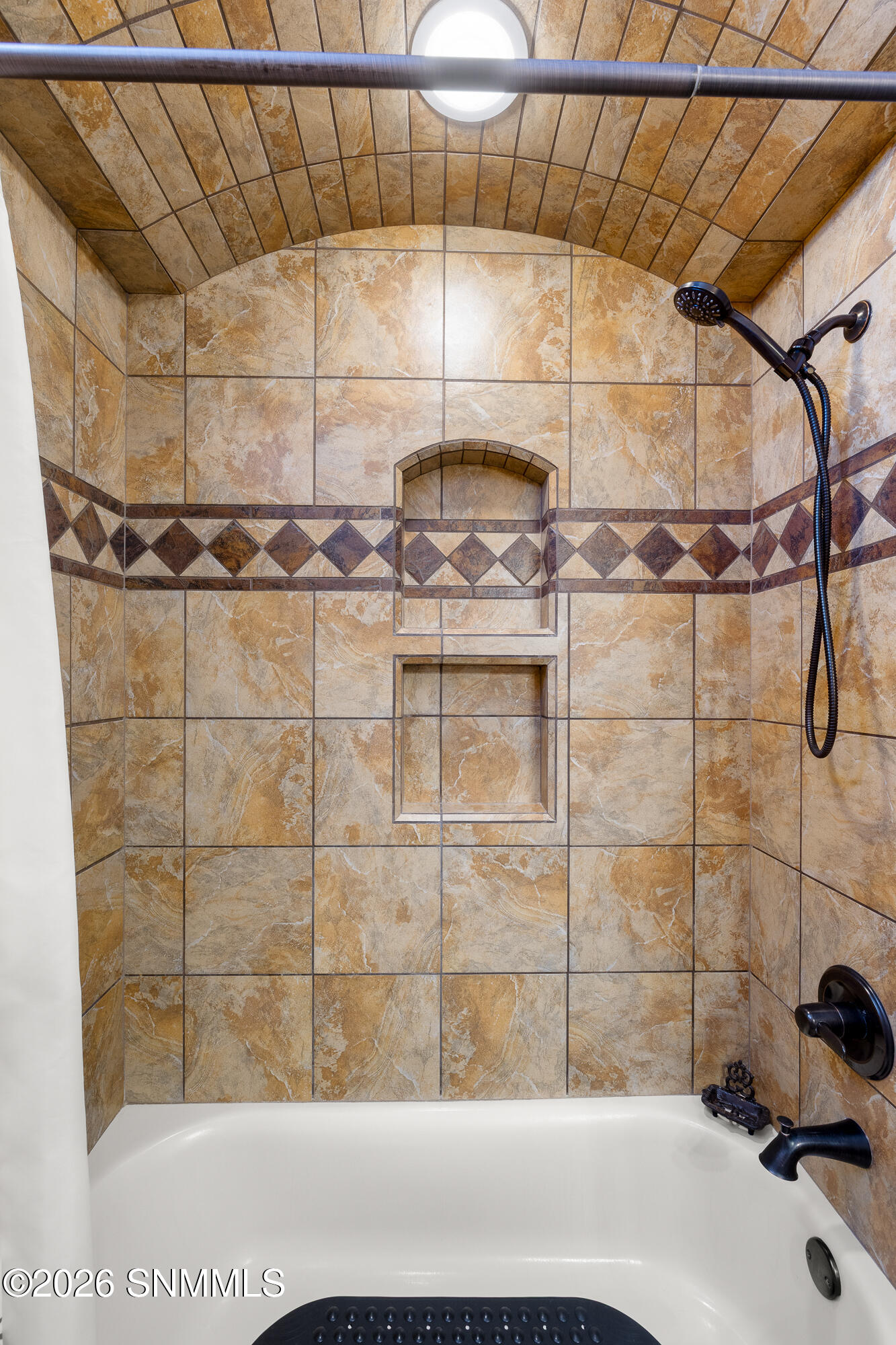 4382 -Isleta-Ct-MLS-Cama-Guy-16