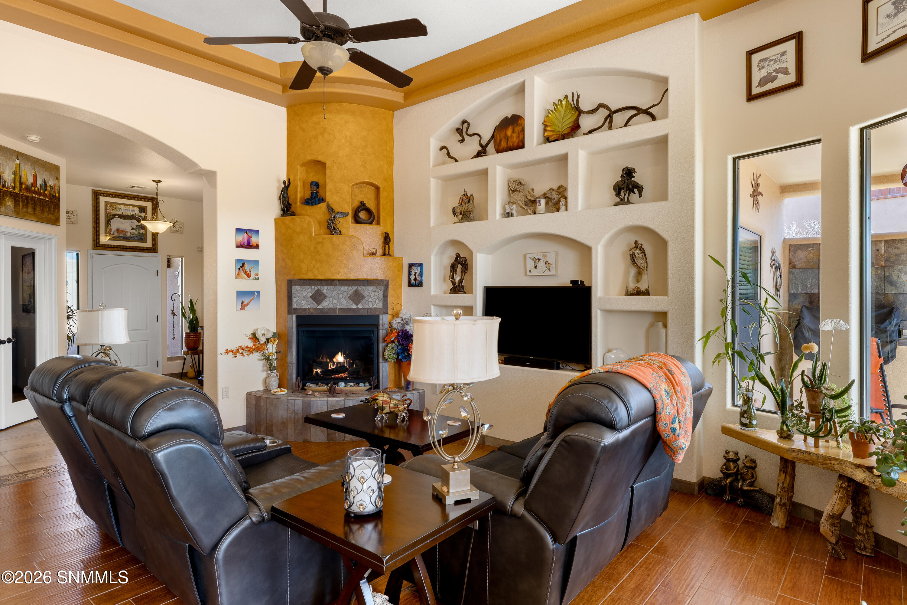 4382 -Isleta-Ct-MLS-Cama-Guy-19