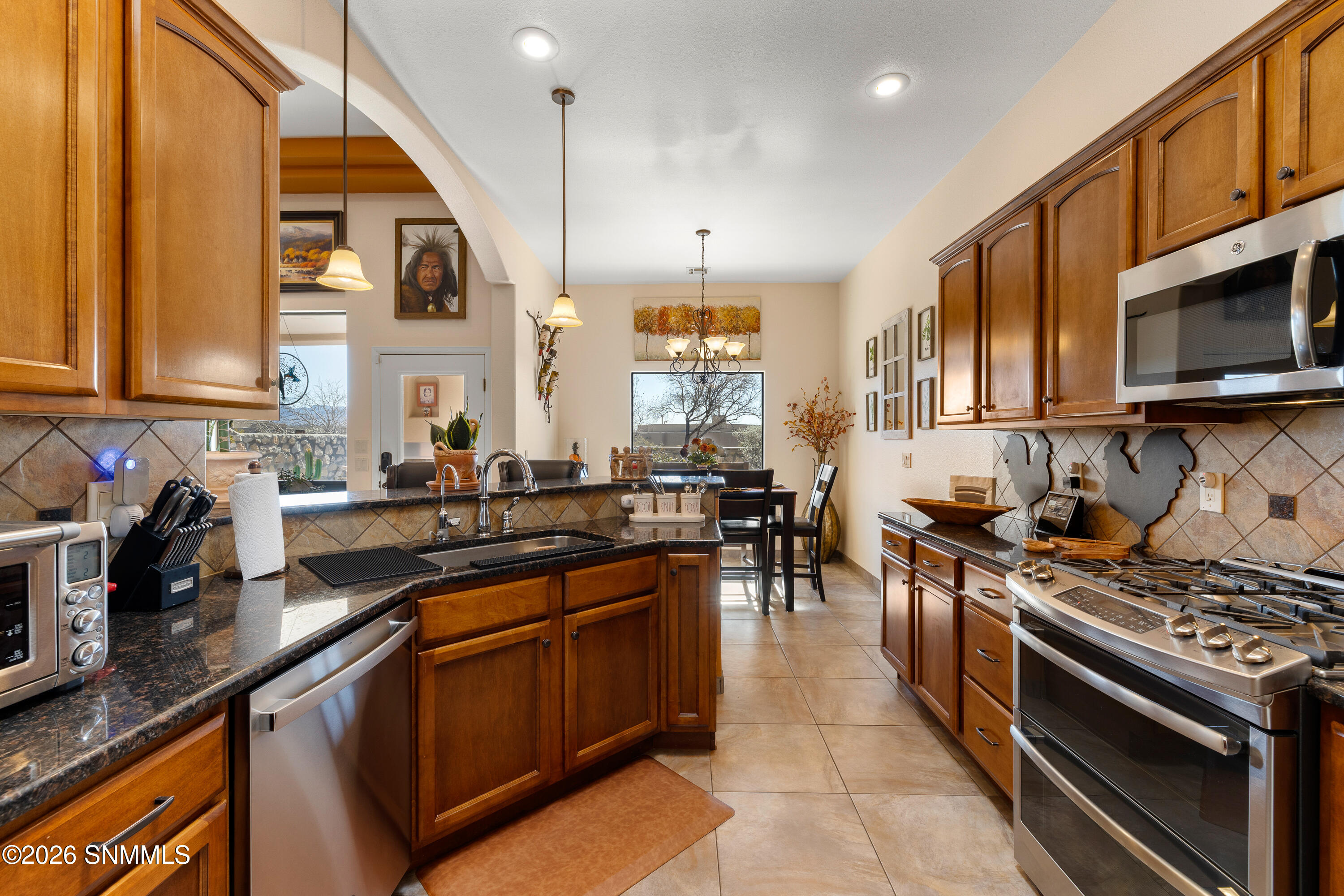 4382 -Isleta-Ct-MLS-Cama-Guy-23