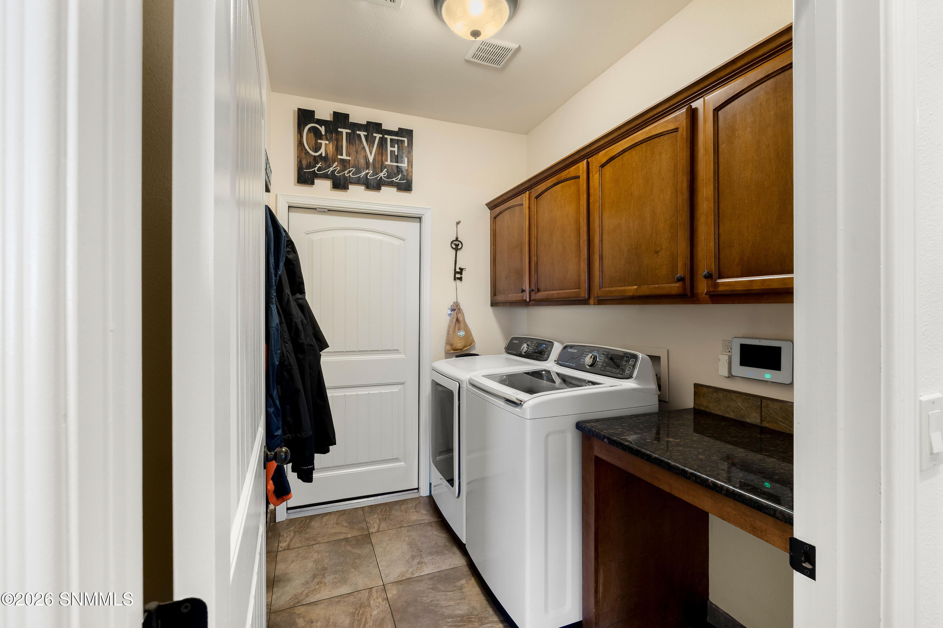 4382 -Isleta-Ct-MLS-Cama-Guy-25