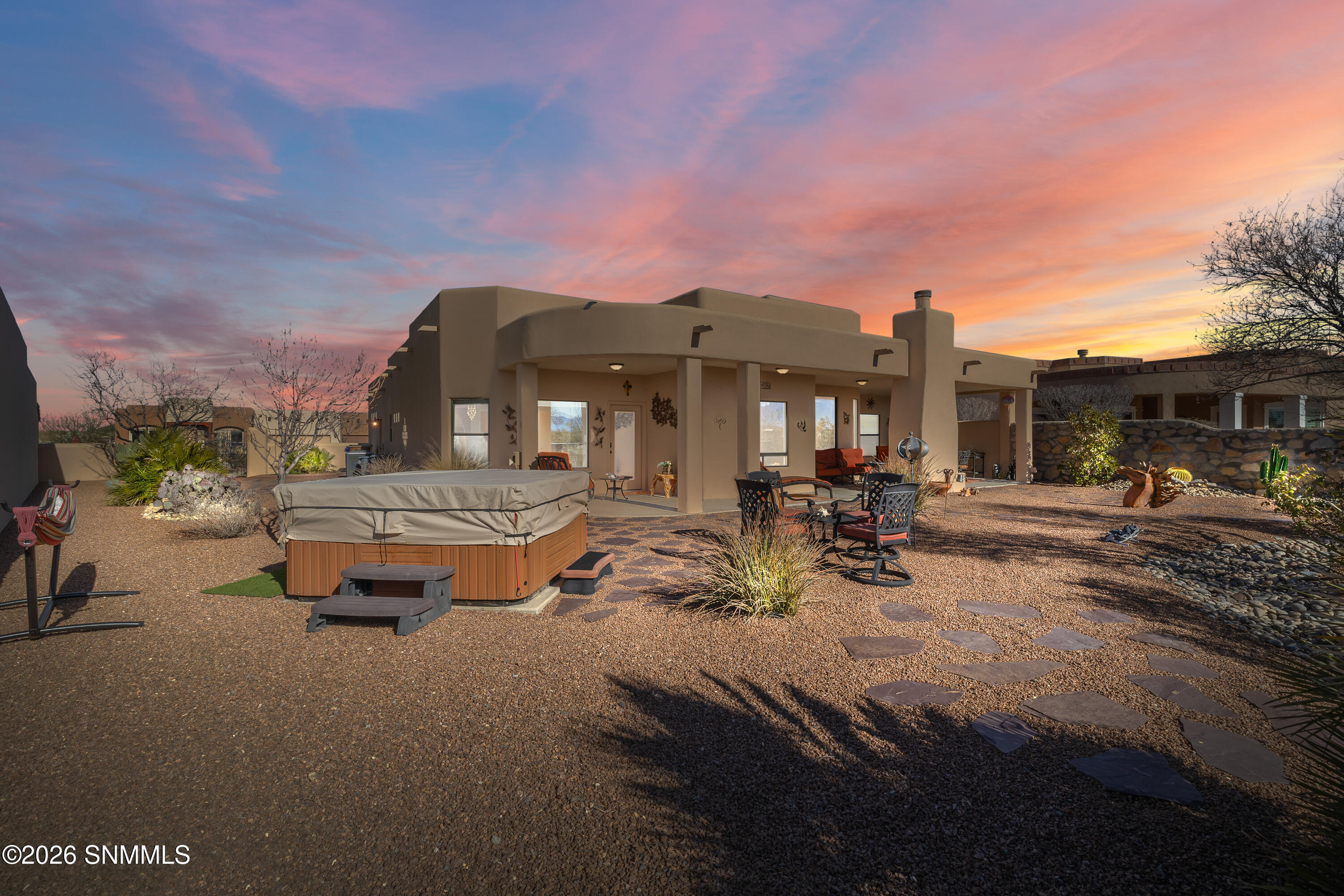 4382 -Isleta-Ct-MLS-Cama-Guy-33